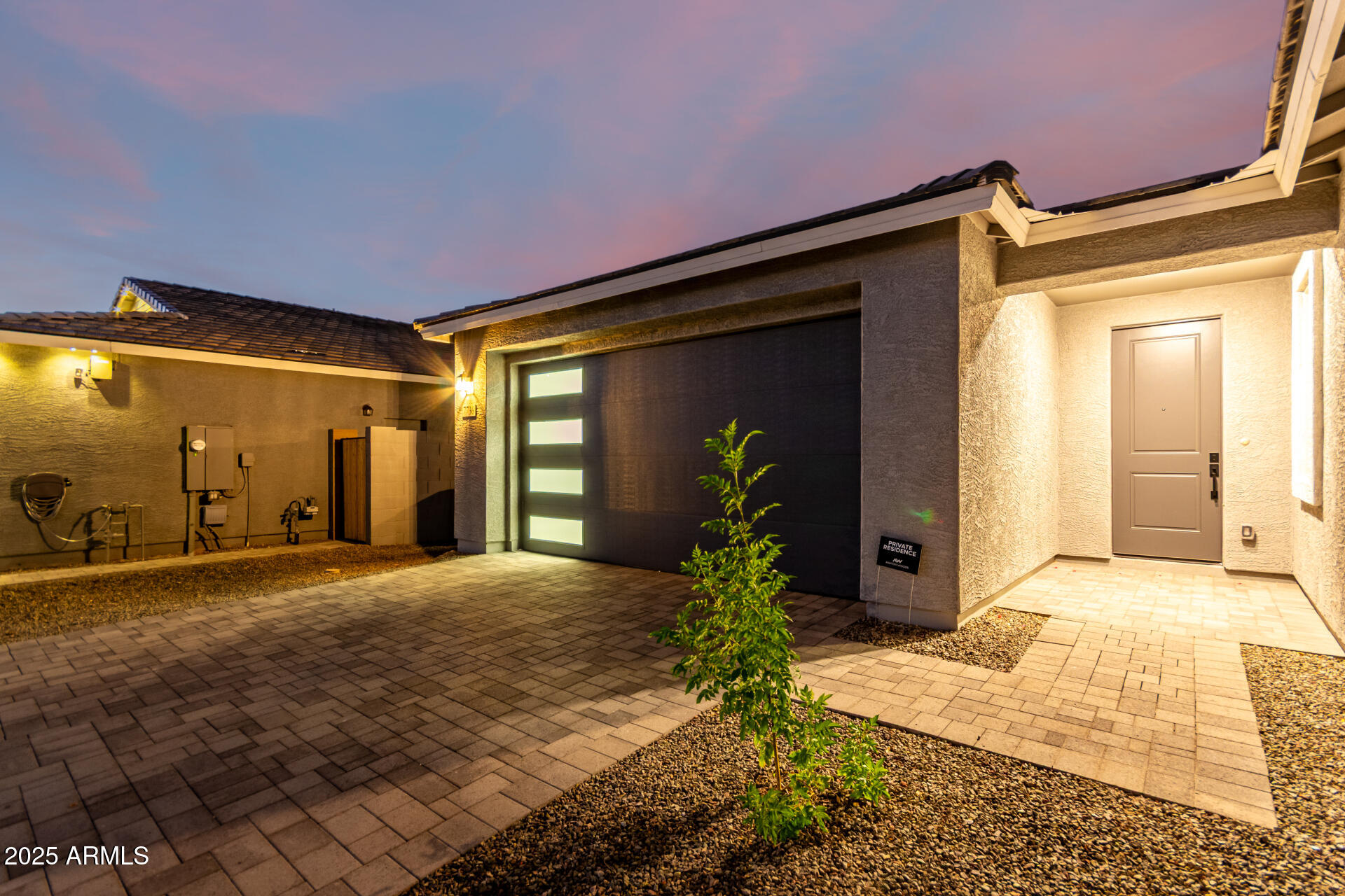 7736 W COYOTE Drive