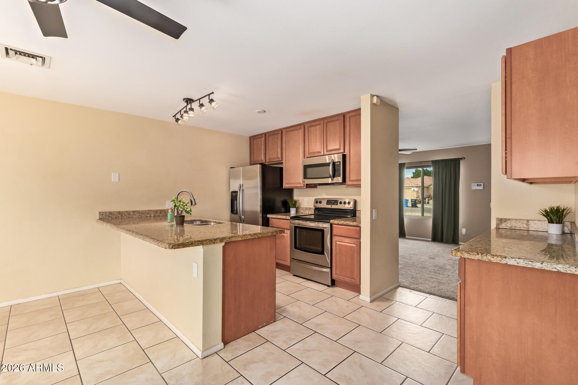 3033 W ROSE GARDEN Lane