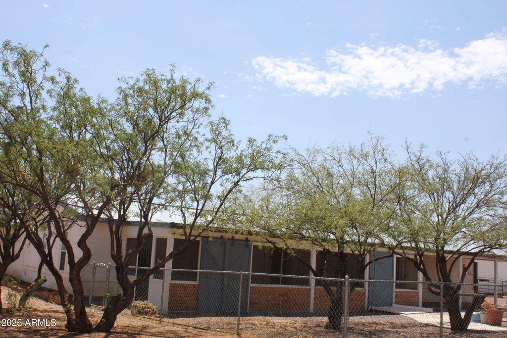 Photo of 6217 S Natoma Trail, Hereford, AZ 85615 (MLS # 7000520)