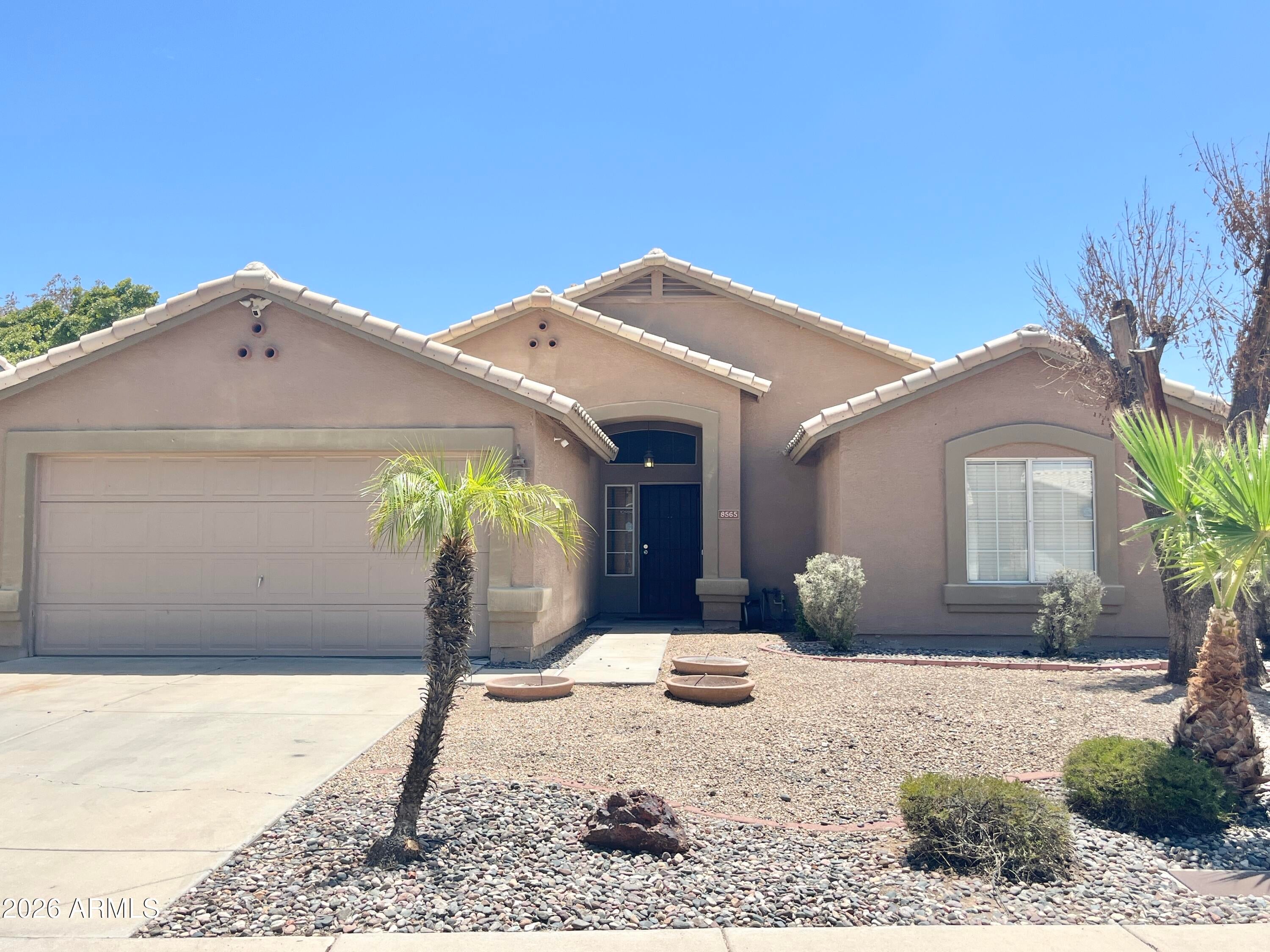 8565 W DENTON Lane