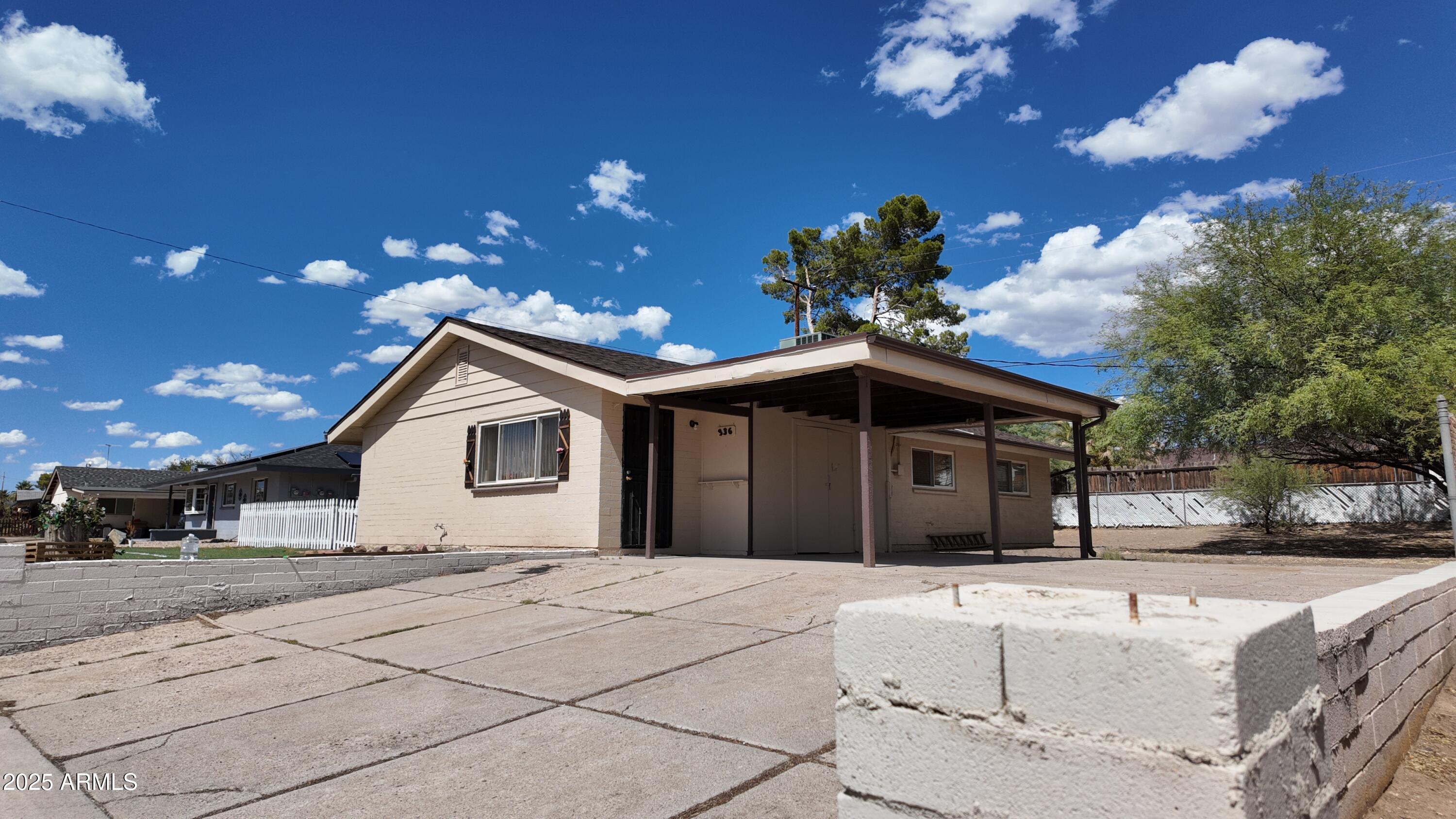 336 W Greenwich Road