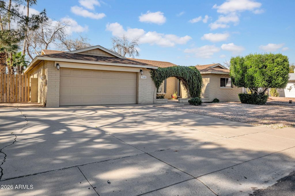 Photo of 7520 S Forest Avenue, Tempe, AZ 85283 (MLS # 6971295)