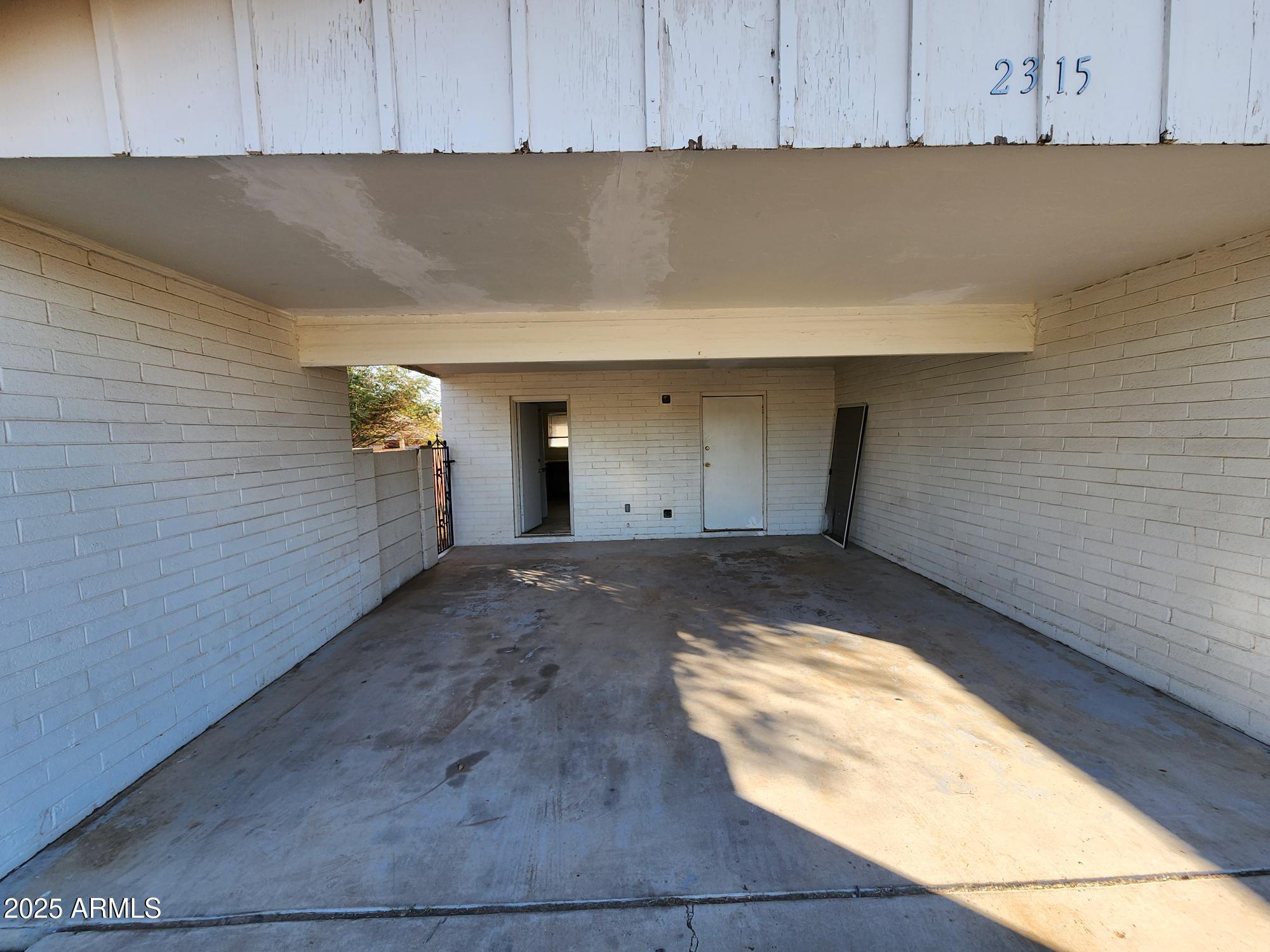 2315 W ORANGEWOOD Avenue