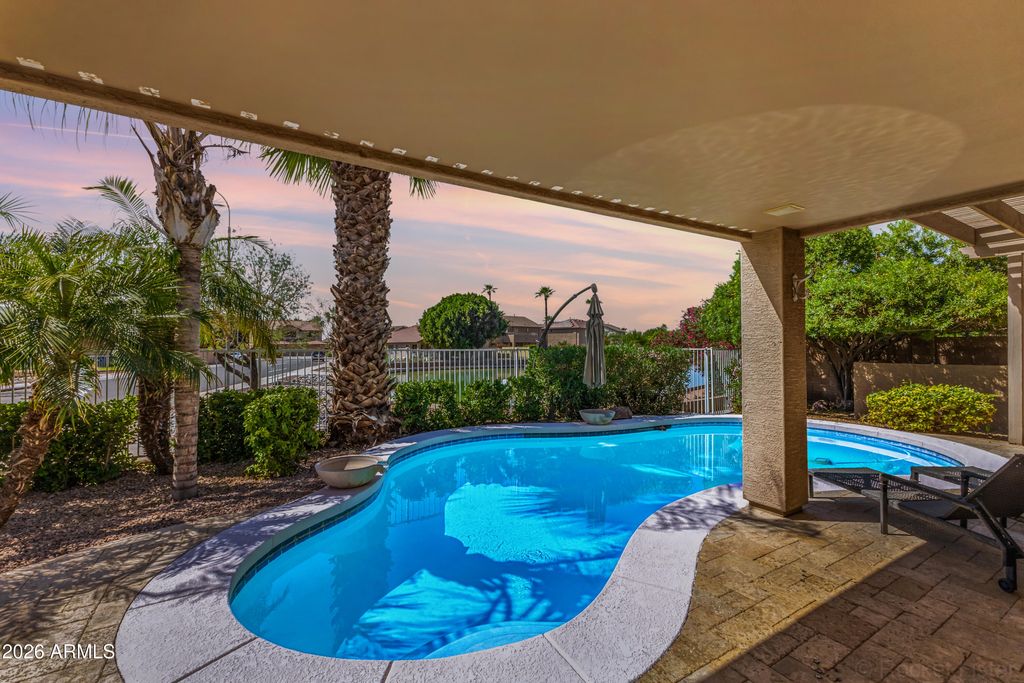 Photo of 11117 W Wilshire Drive, Avondale, AZ 85392 (MLS # 6999379)