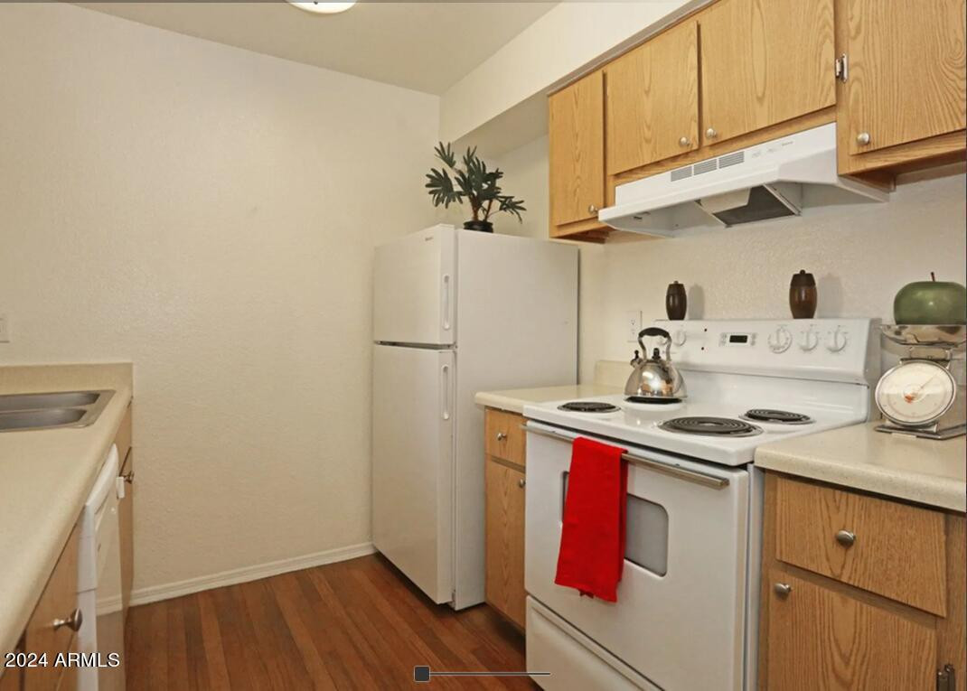 8902 N 19th Avenue C1