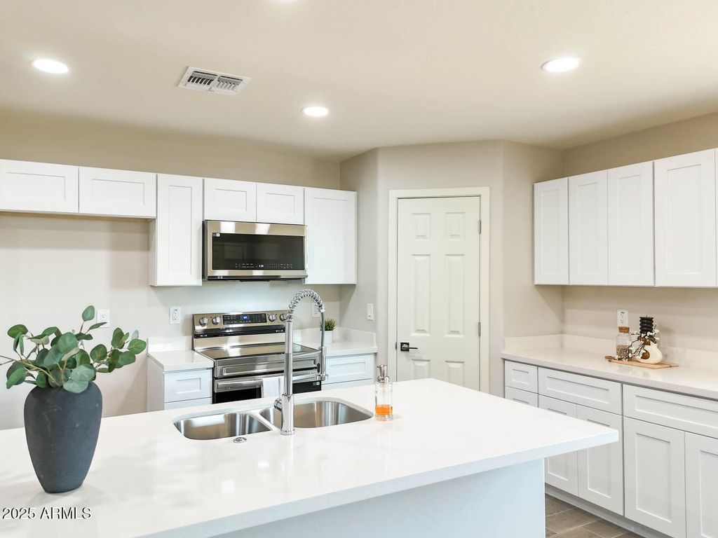 Photo of 15438 S Overfield Road, Arizona City, AZ 85123 (MLS # 6887527)