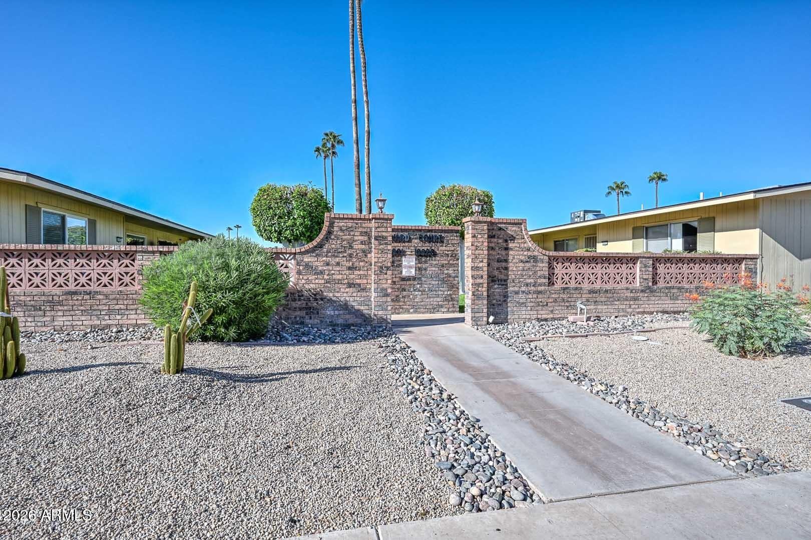 10911 W SANTA FE Drive