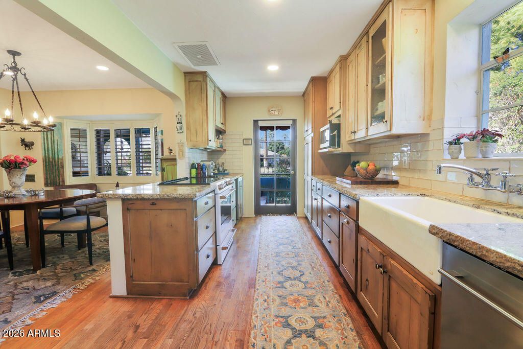 Photo of 1621 N 11th Avenue, Phoenix, AZ 85007 (MLS # 6975885)