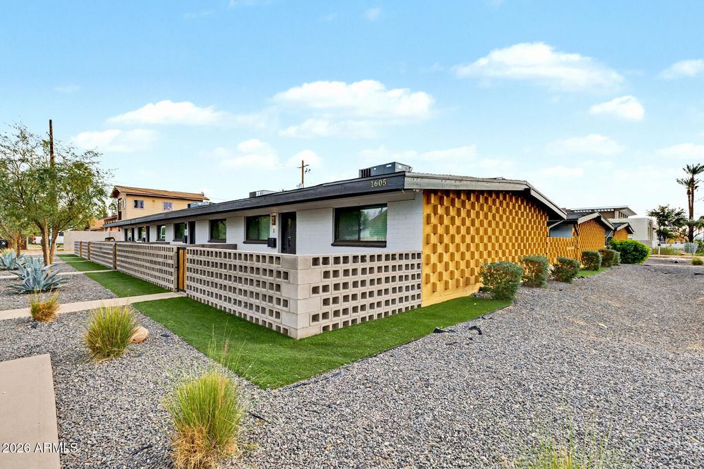 Photo of 1605 E Montebello Avenue, Phoenix, AZ 85016 (MLS # 6973902)