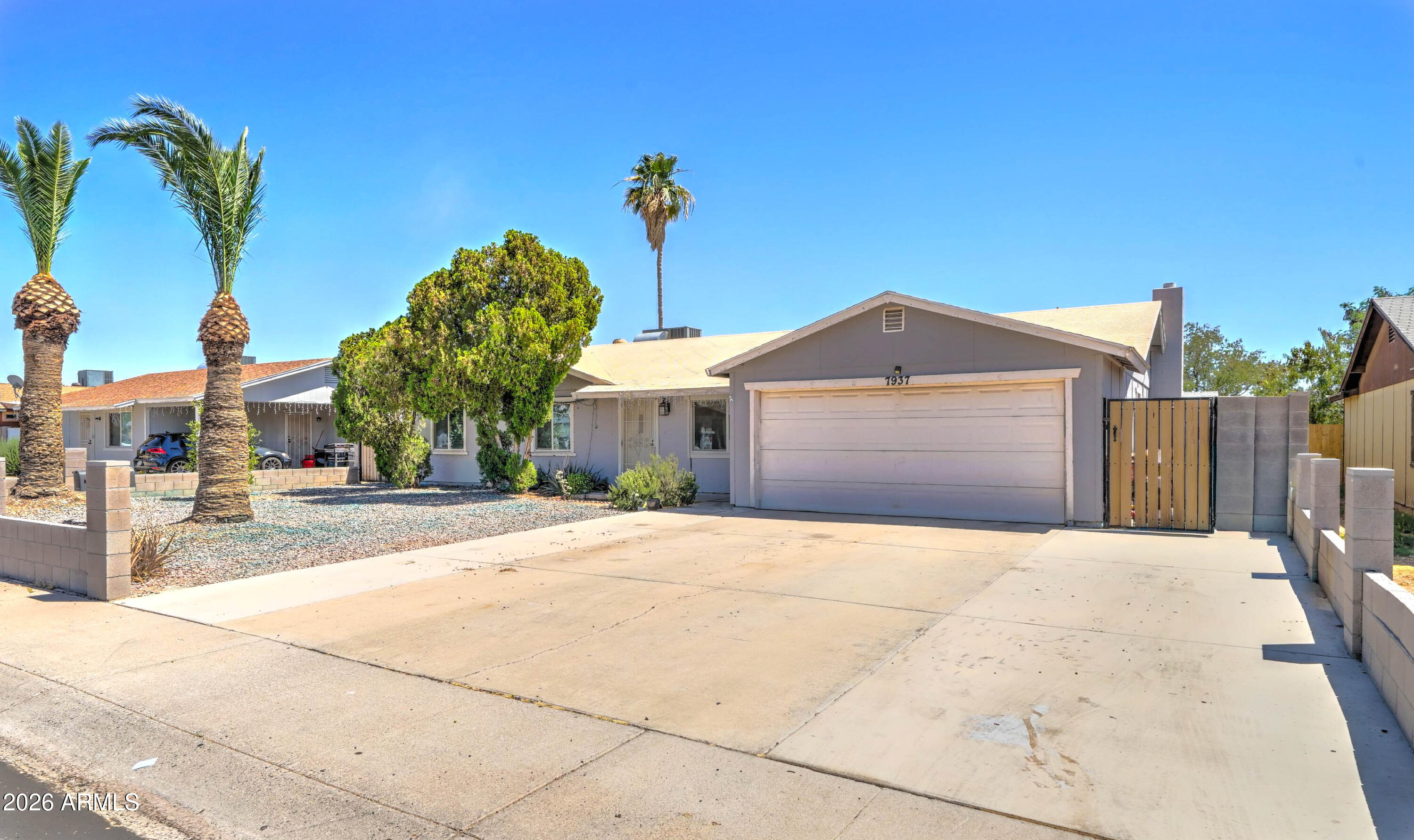 7937 W MEADOWBROOK Avenue