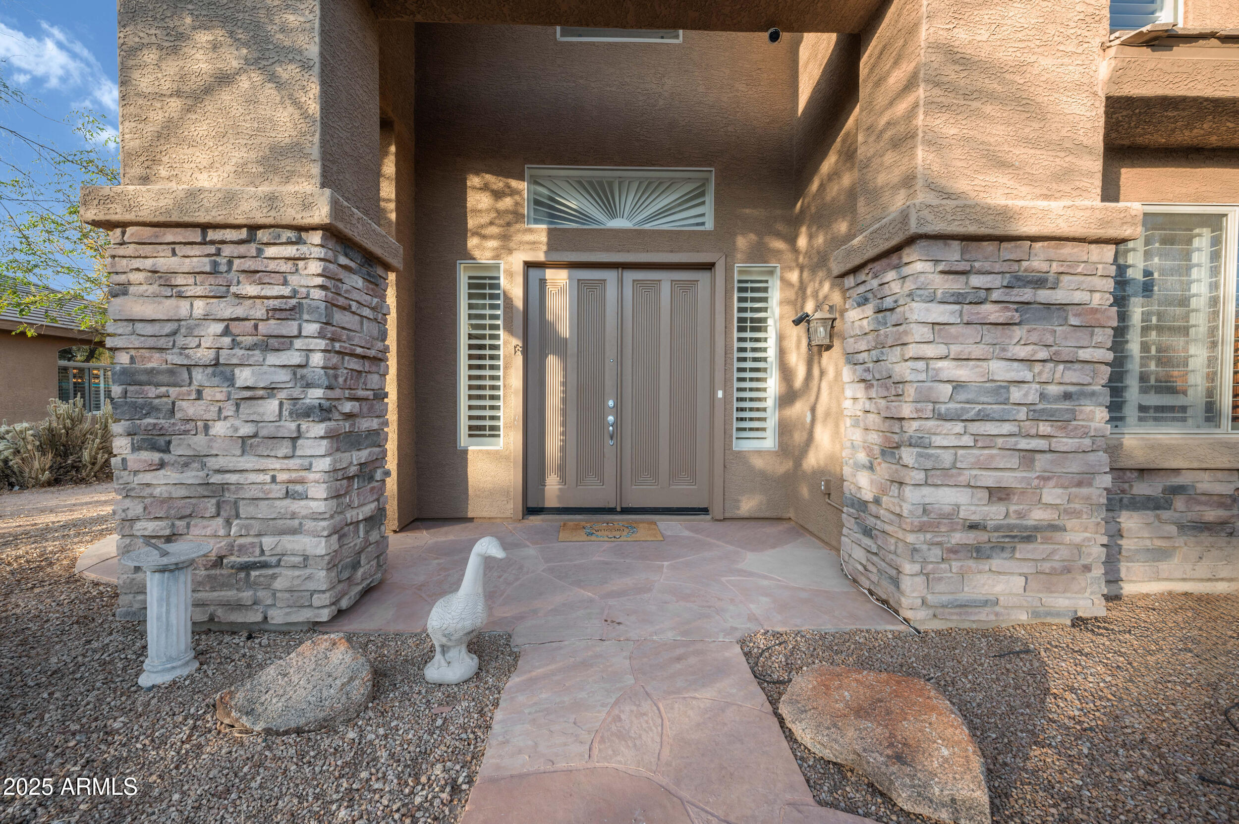 6102 E SONORAN Trail