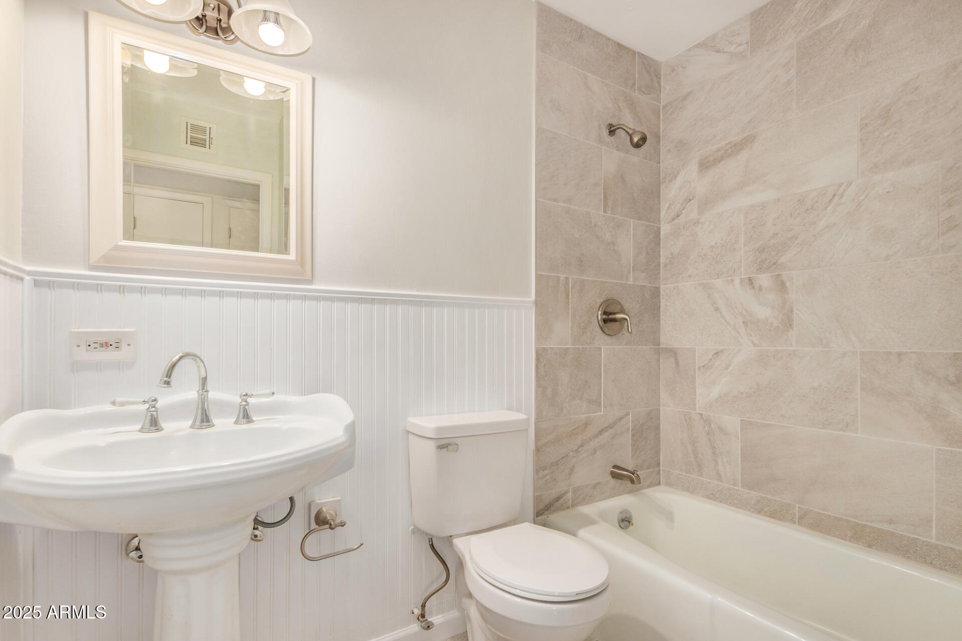 3349 W Surrey Avenue