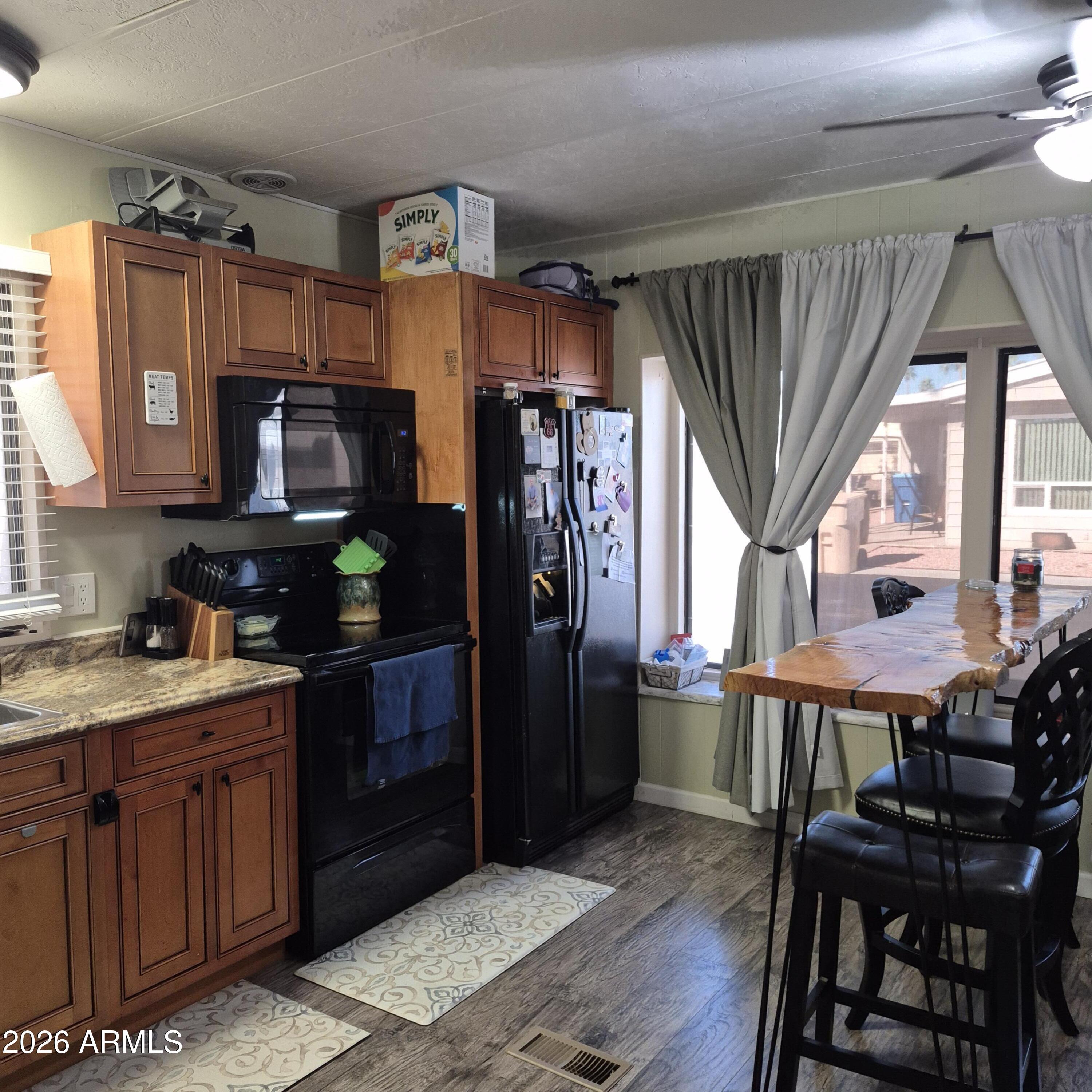 9302 E Broadway Road E 39