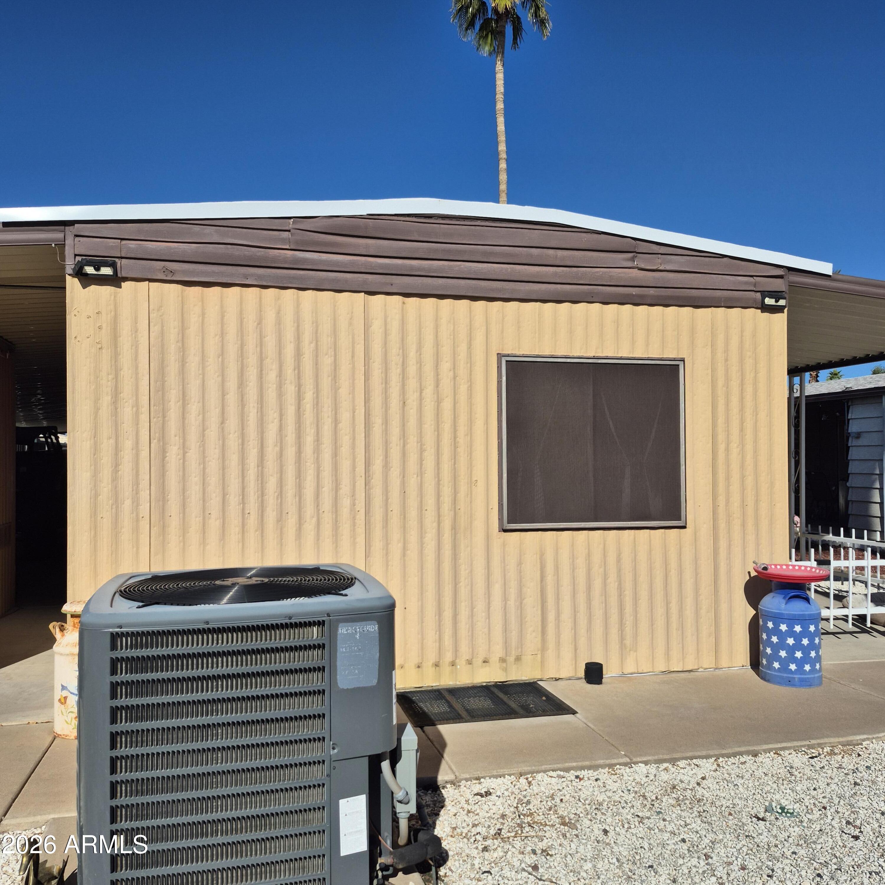 Holiday Palms - Residential