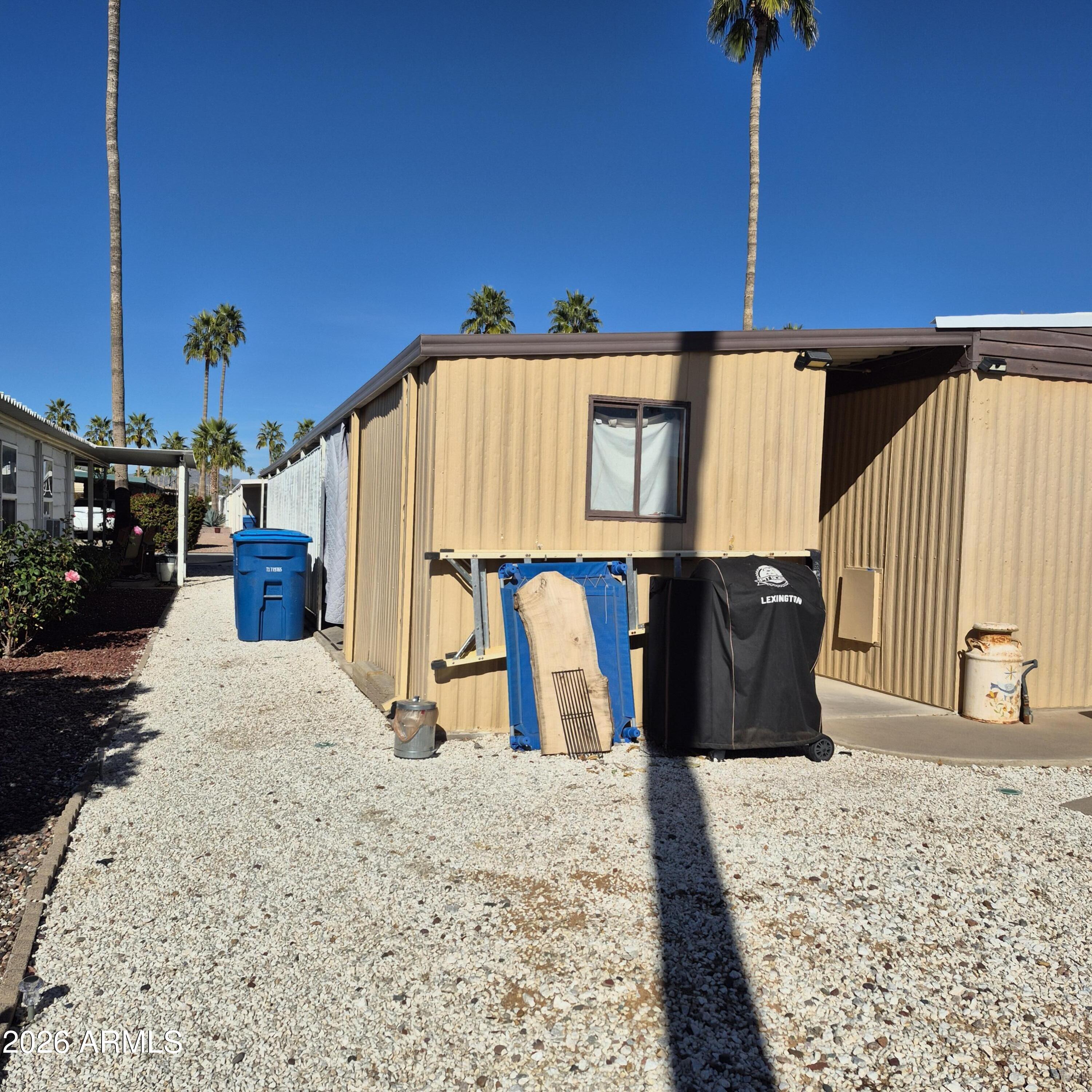 Holiday Palms - Residential