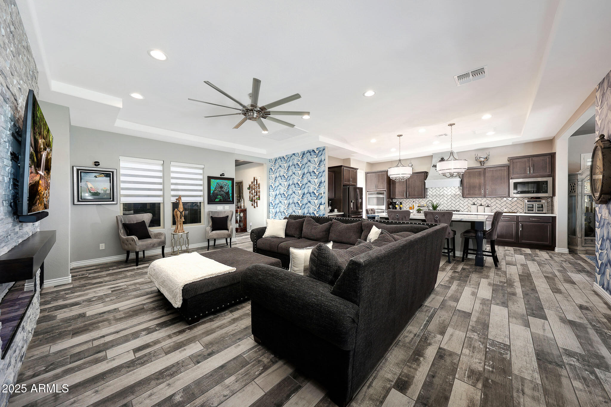 20591 W Pasadena Avenue