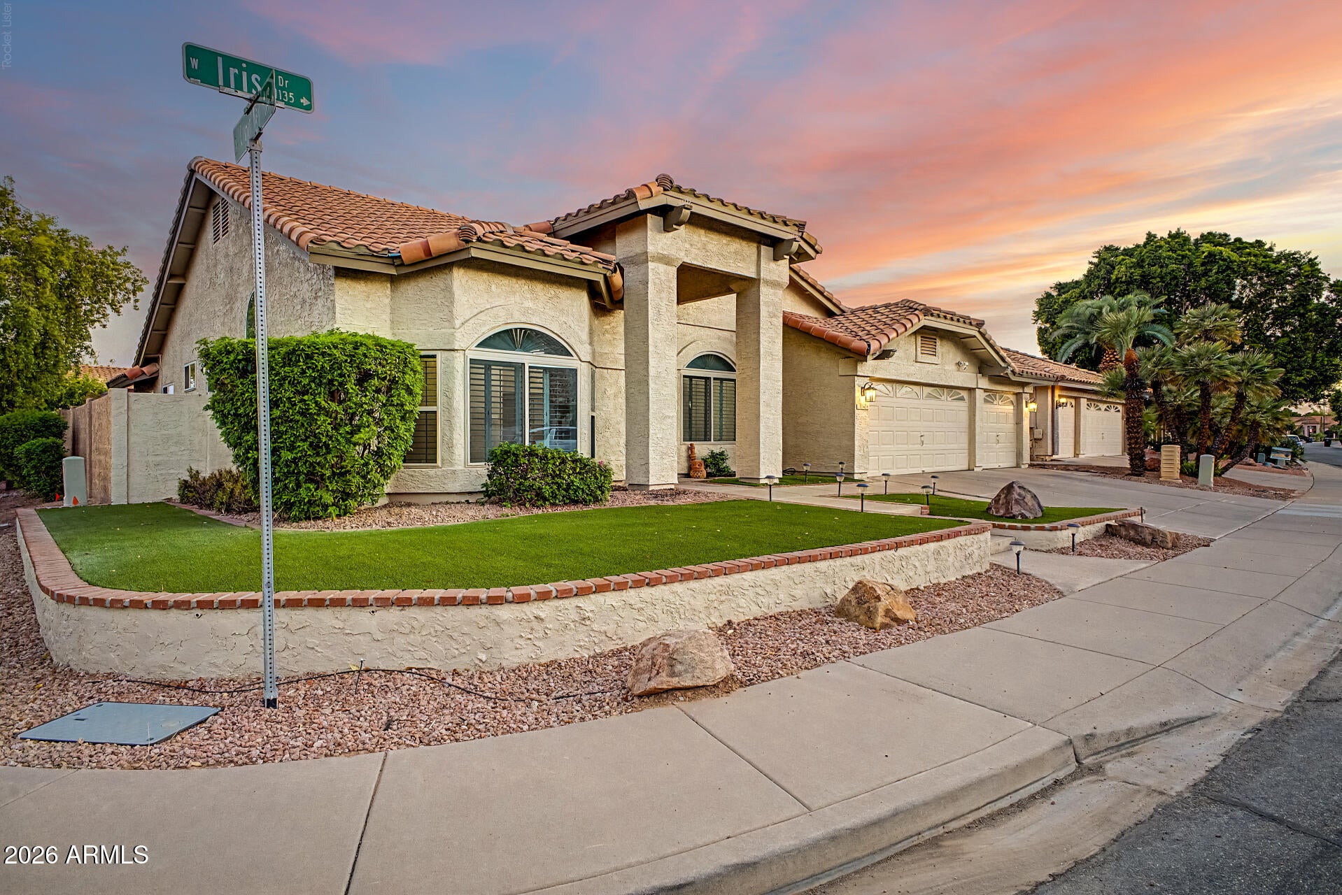 1149 W IRIS Drive