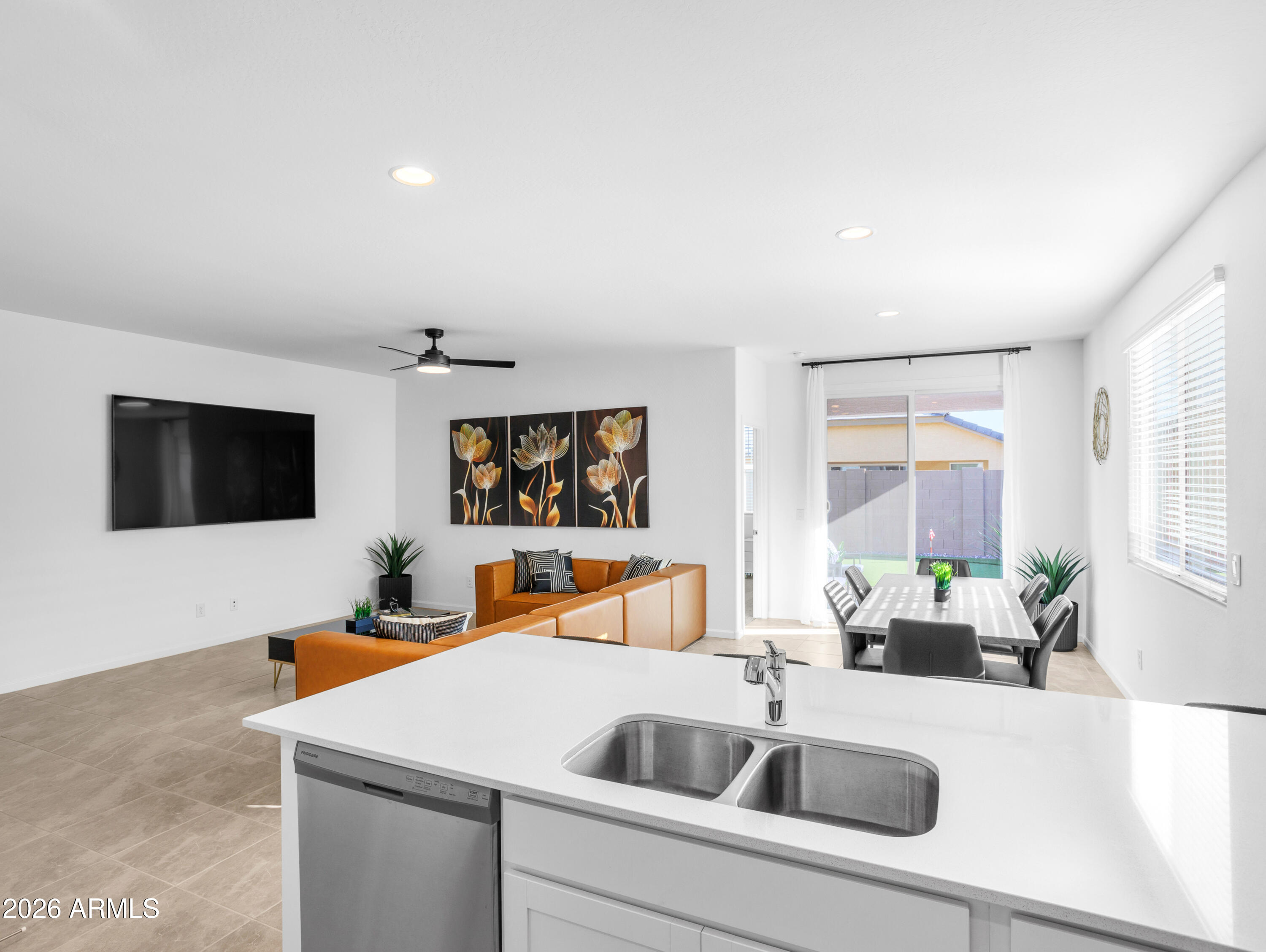 15557 W KENDALL Street