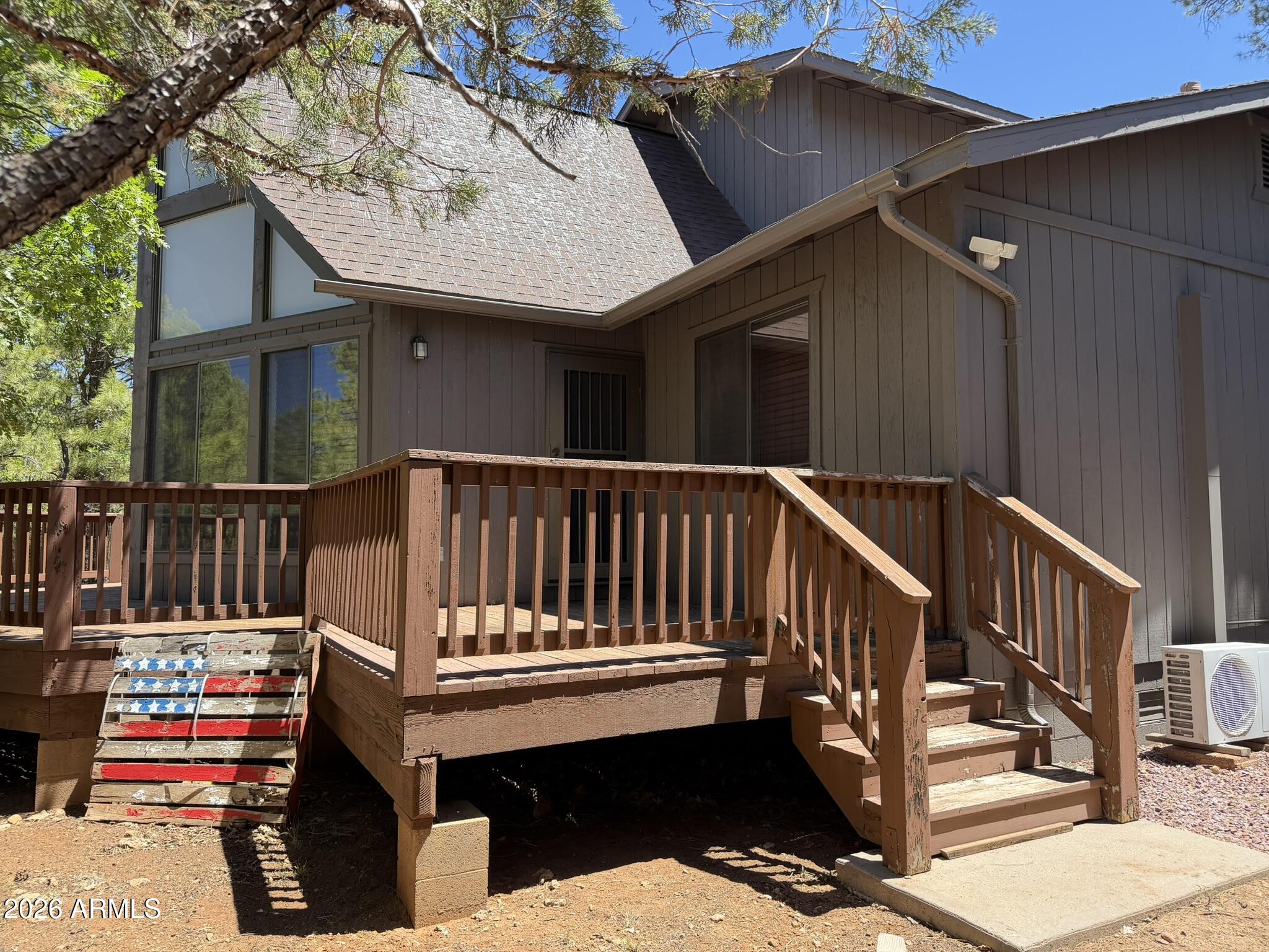 2421 SIOUX Lane