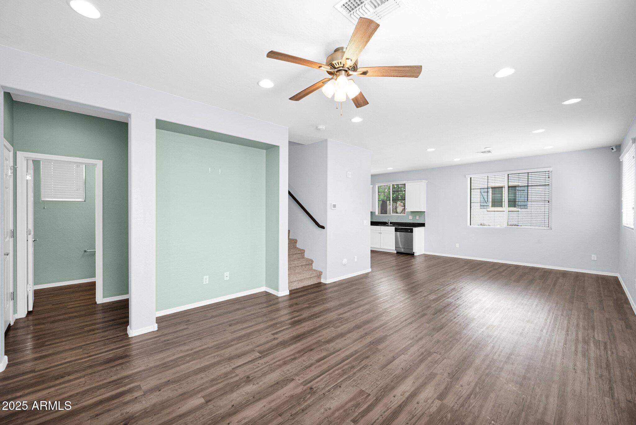 2534 N 73RD Drive