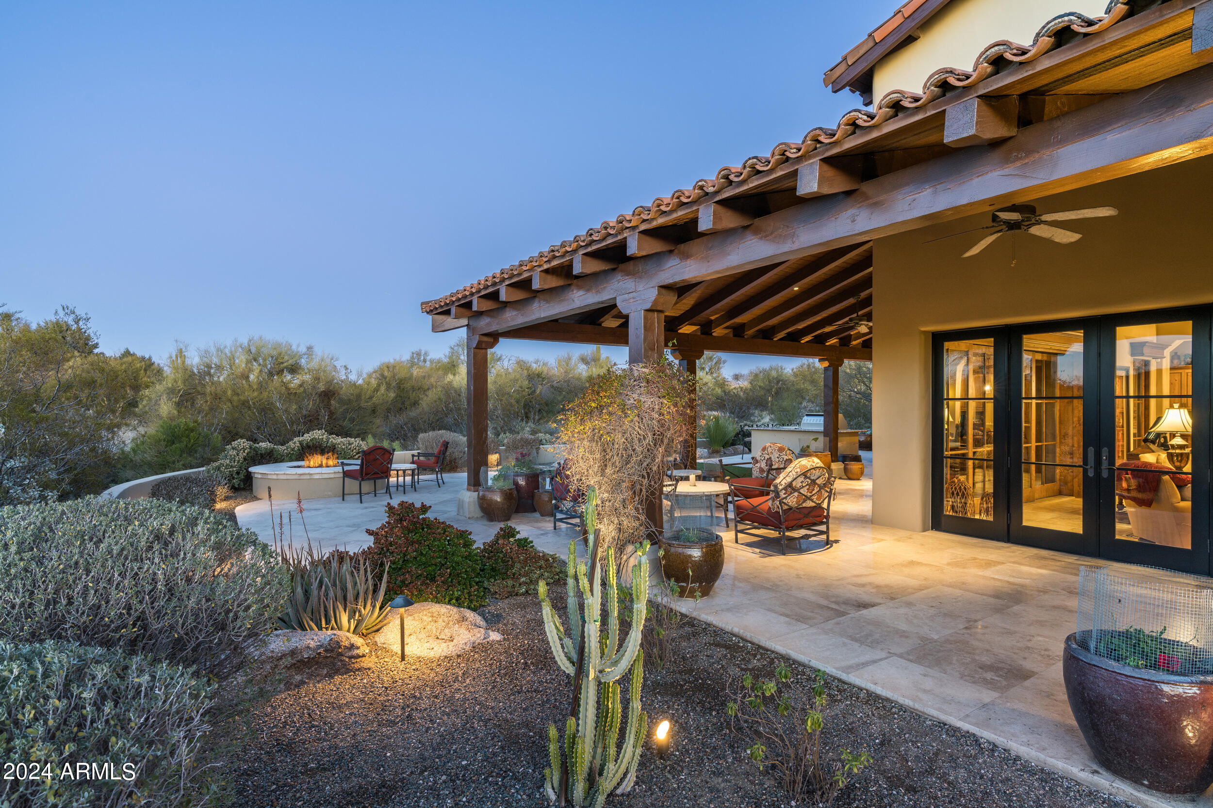 WHISPER ROCK - Residential