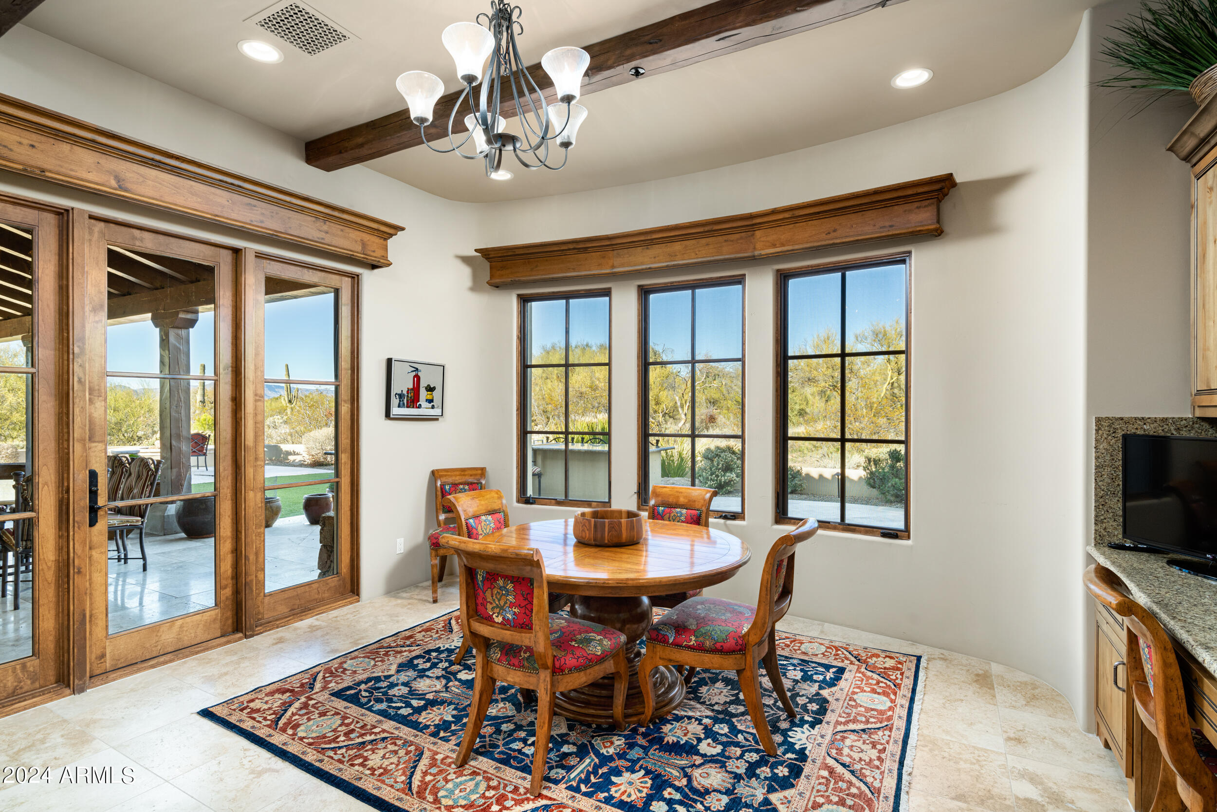 WHISPER ROCK - Residential