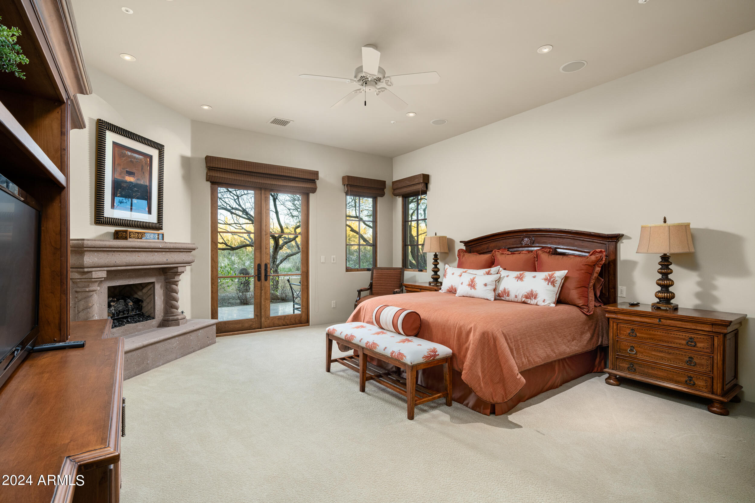 WHISPER ROCK - Residential