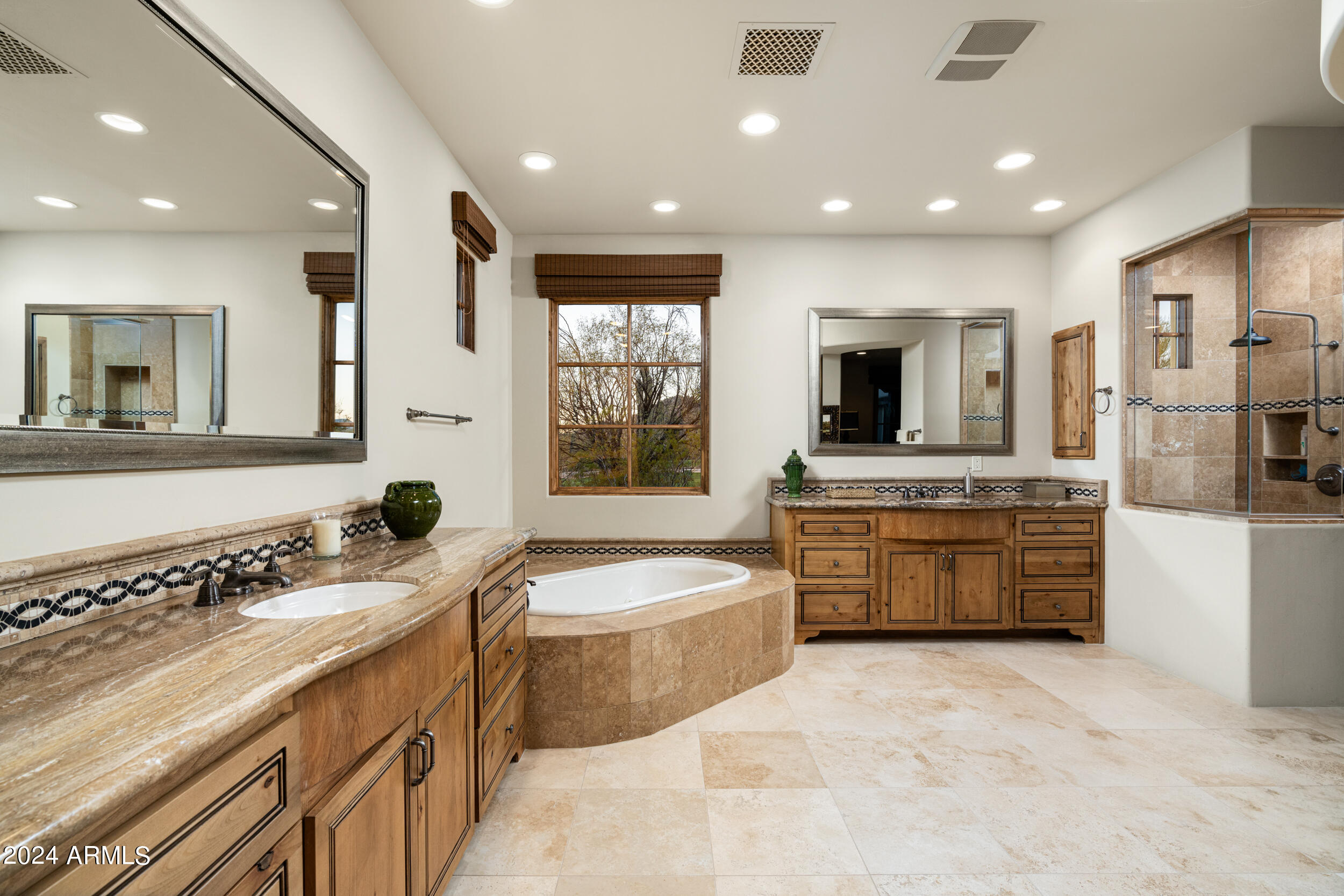 WHISPER ROCK - Residential