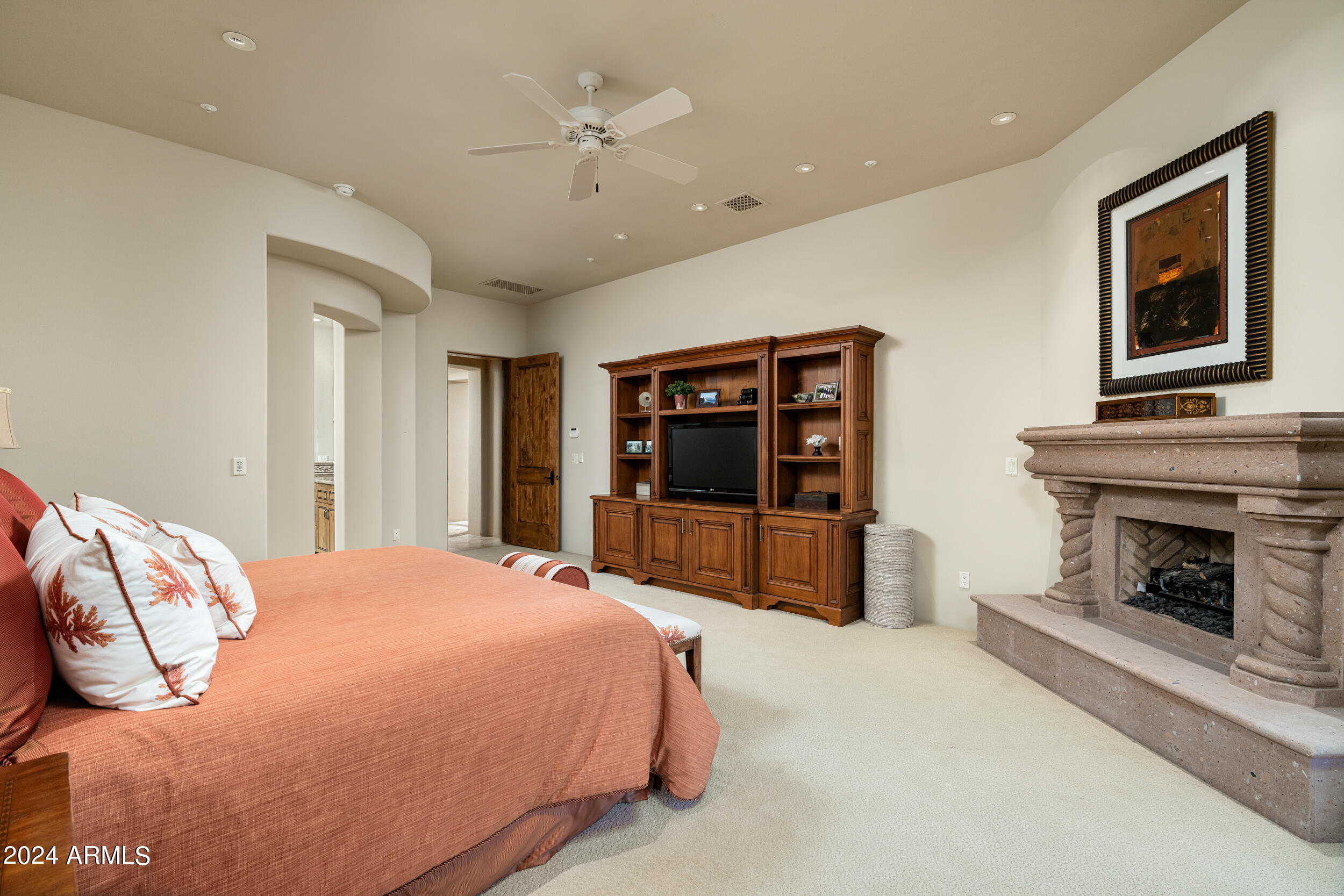 WHISPER ROCK - Residential