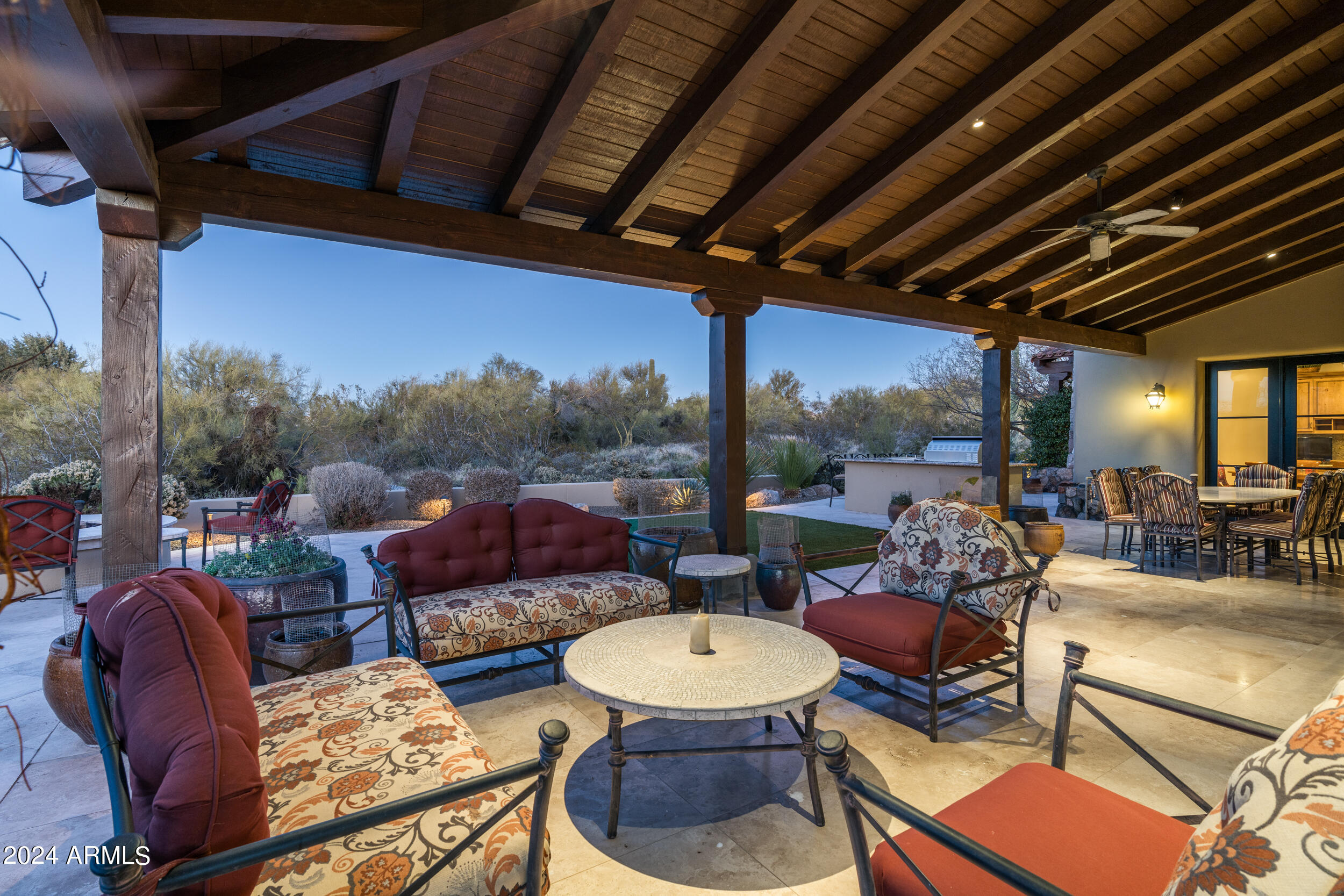 WHISPER ROCK - Residential