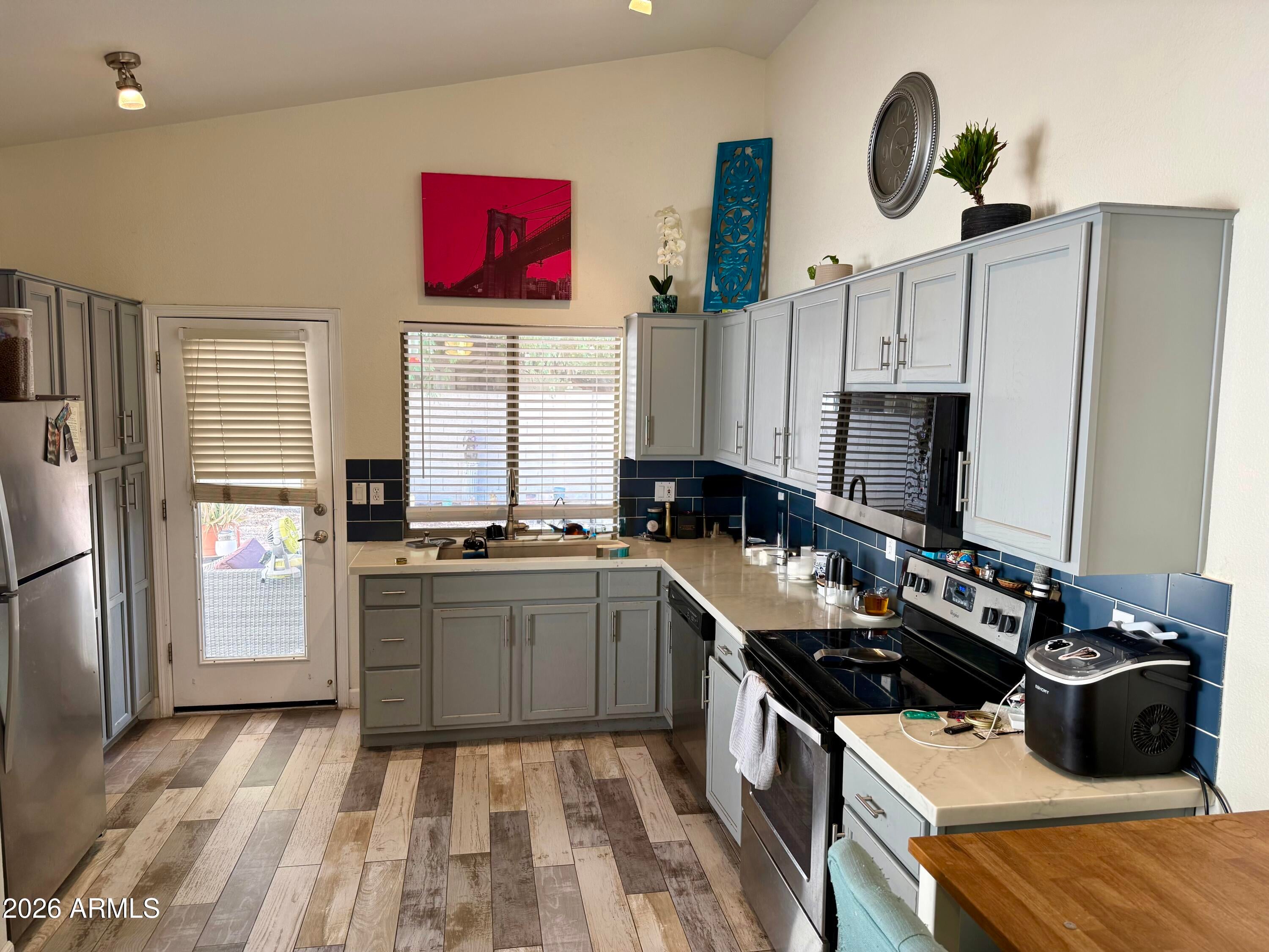 Properties 2 599 W COLT Road