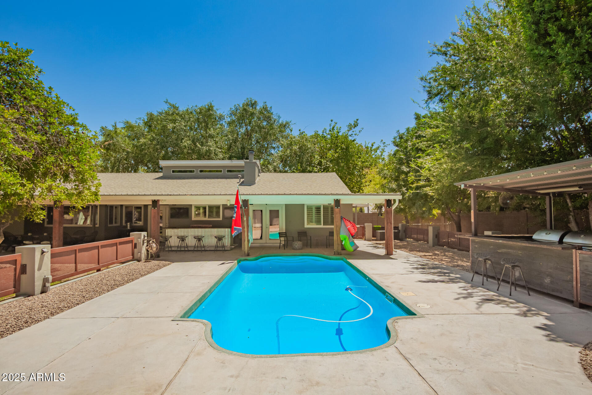 732 E Redfield Road
