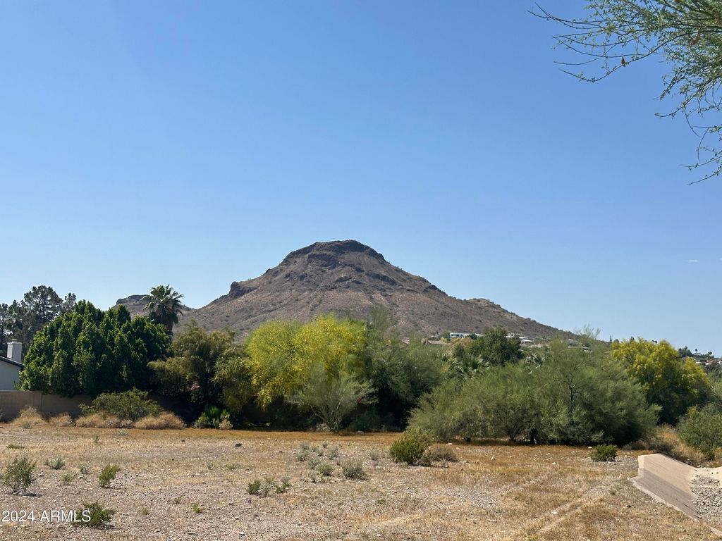Photo of 14220 N Cave Creek Road #0, Phoenix, AZ 85022 (MLS # 6702718)