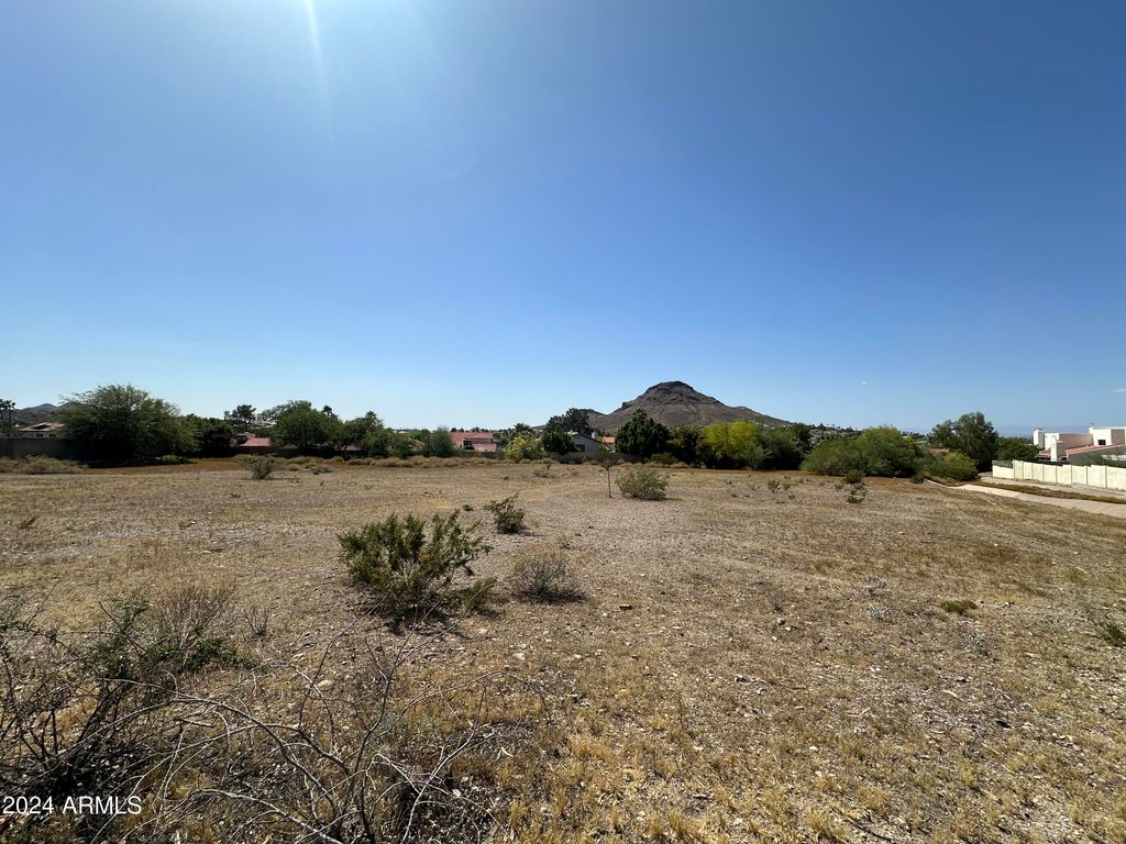 Photo of 14220 N Cave Creek Road #0, Phoenix, AZ 85022 (MLS # 6702718)