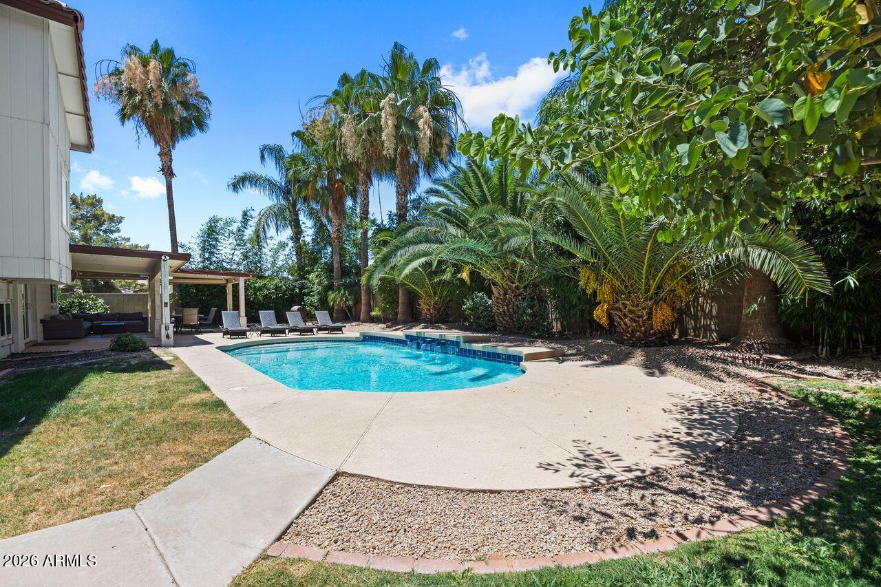 4402 E VISTA Drive