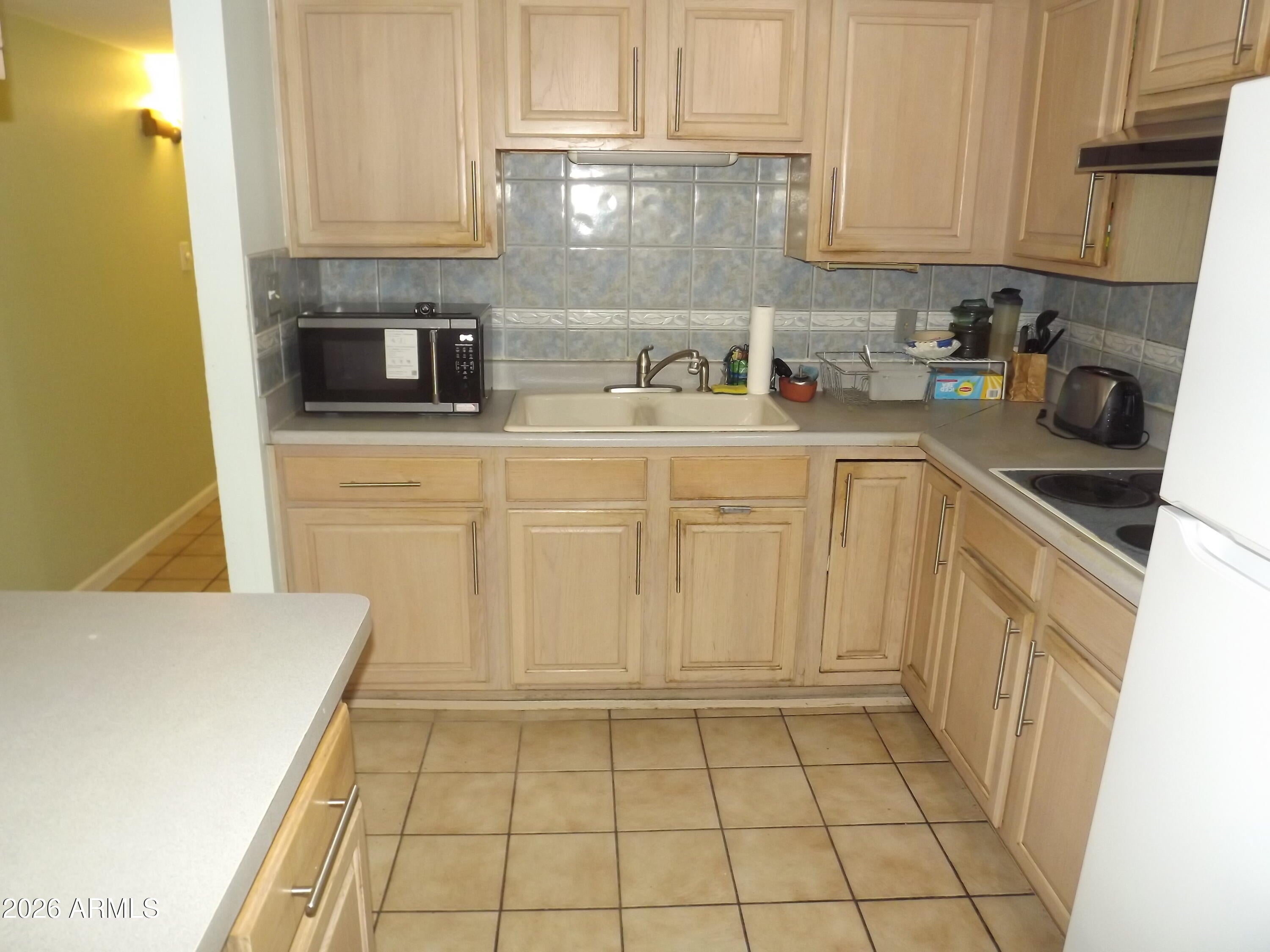 3710 W TUCKEY Lane