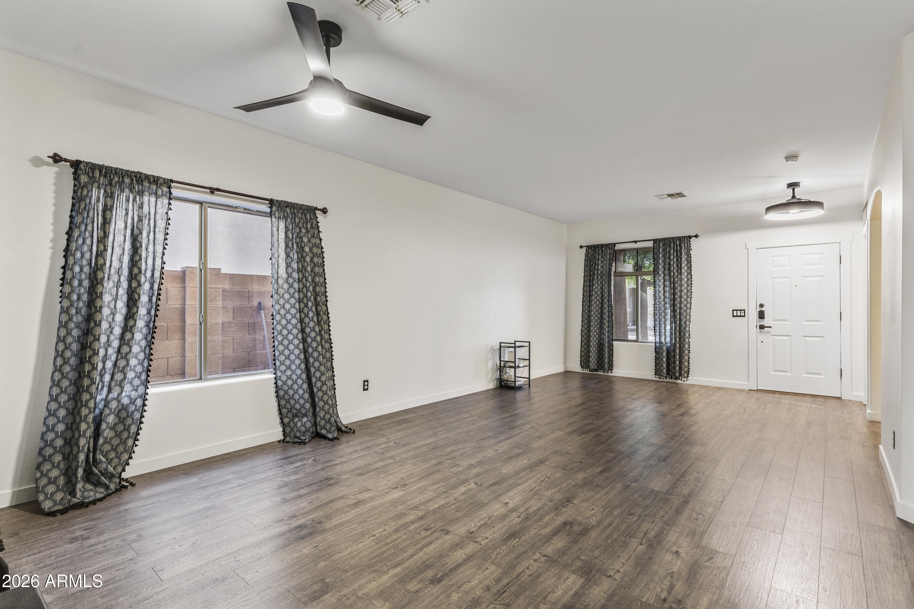 2538 E MINE CREEK Road