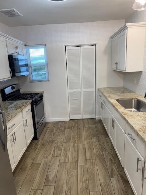 2537 E Clarendon Avenue Apt 2