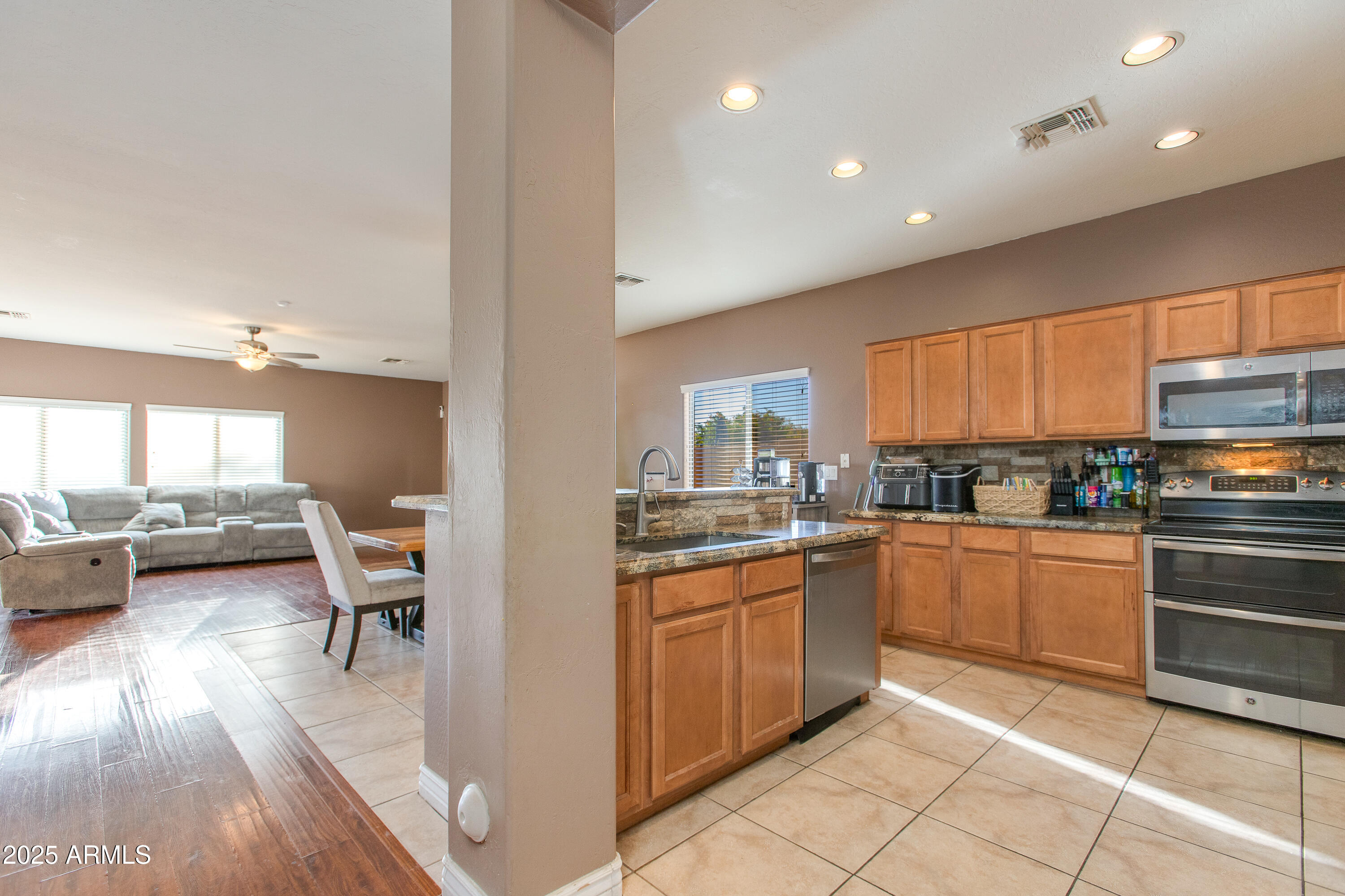 3751 W WHITMAN Drive