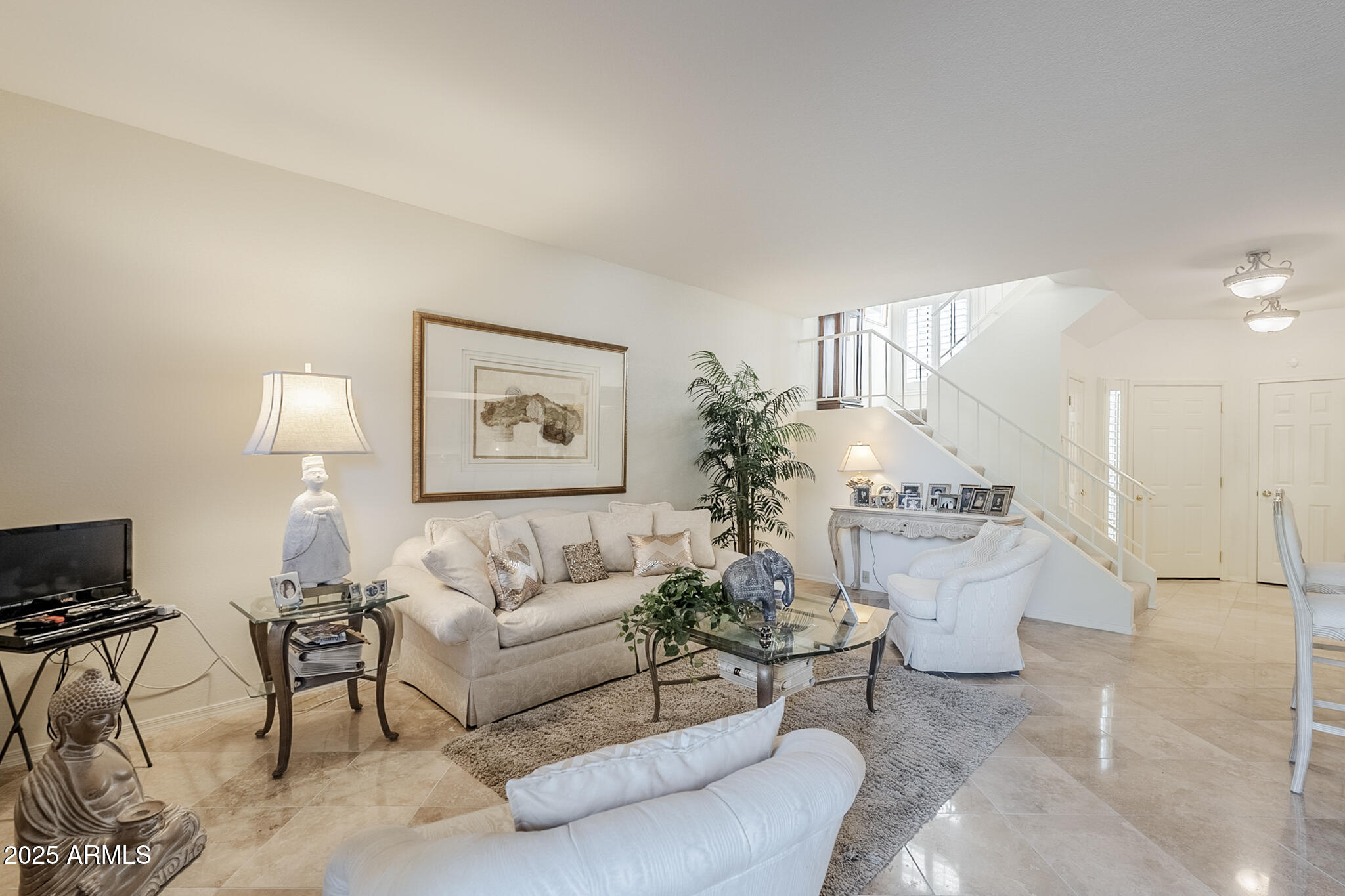 9705 E MOUNTAIN VIEW Road 1096