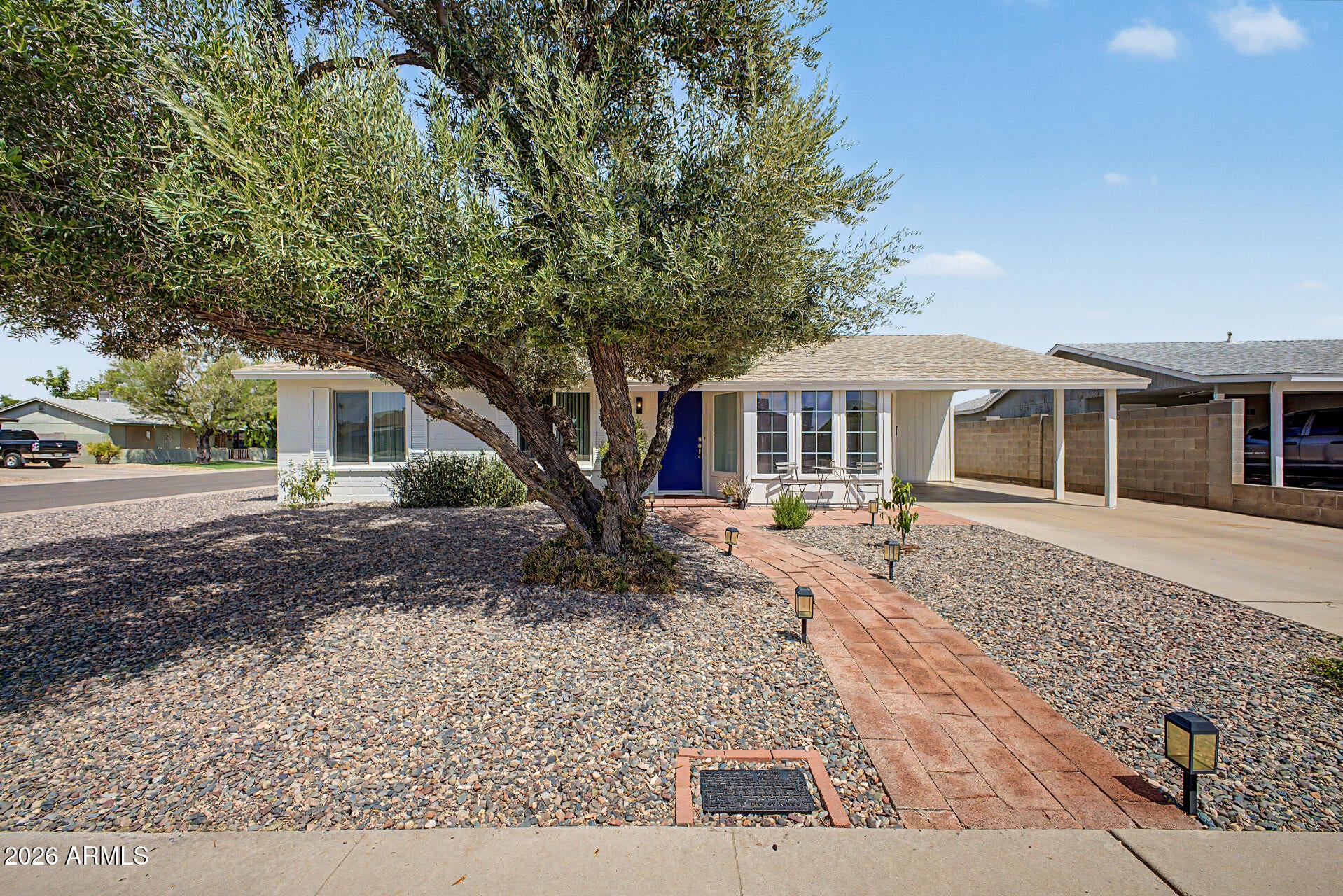 204 E FORDHAM Drive
