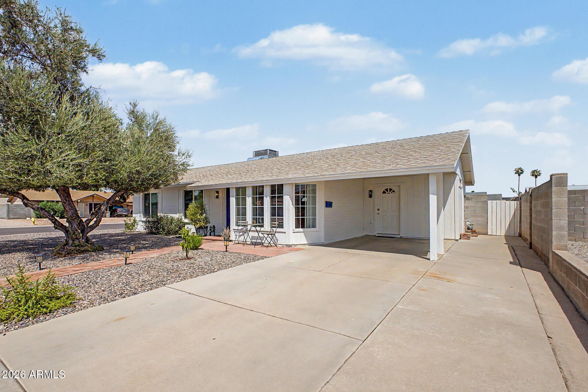 204 E FORDHAM Drive