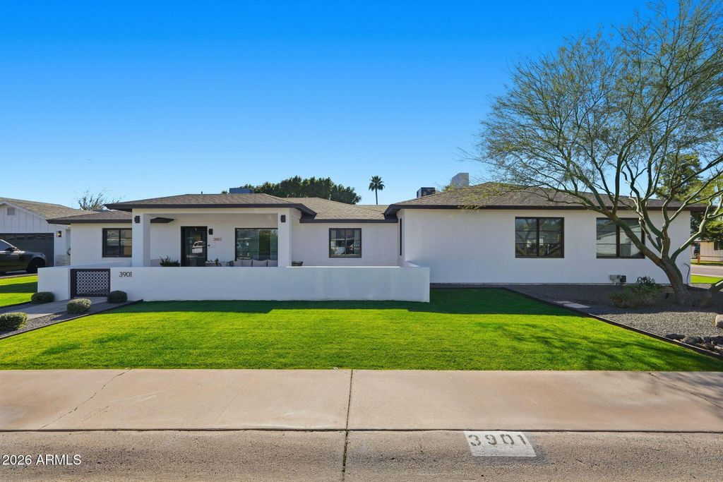 Photo of 3901 E Weldon Avenue, Phoenix, AZ 85018 (MLS # 6977235)