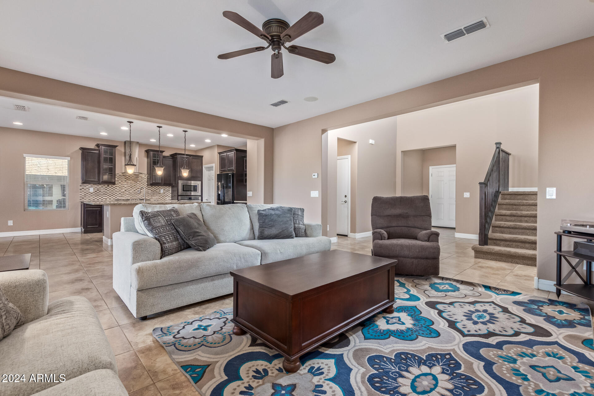 1864 W BUCKHORN Trail