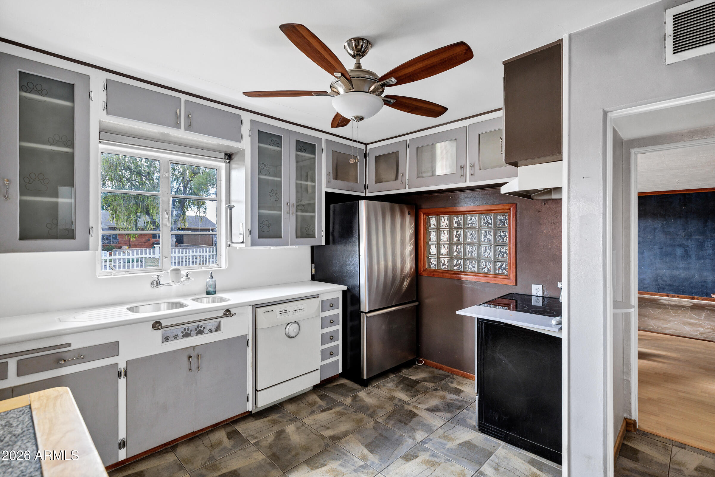 2842 E CHEERY LYNN Road