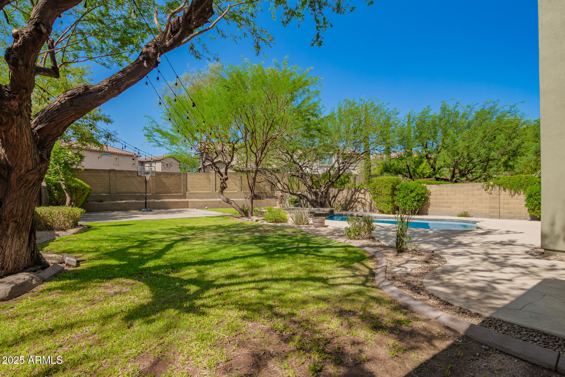 3818 E QUAIL Avenue