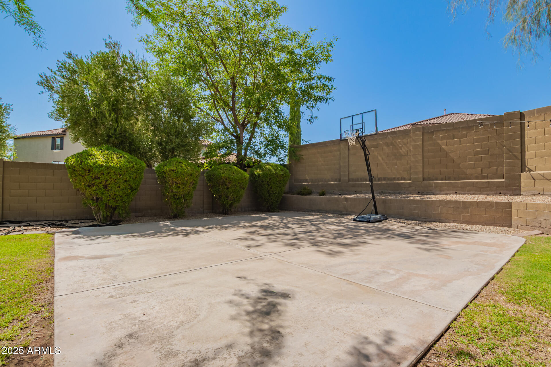 3818 E QUAIL Avenue