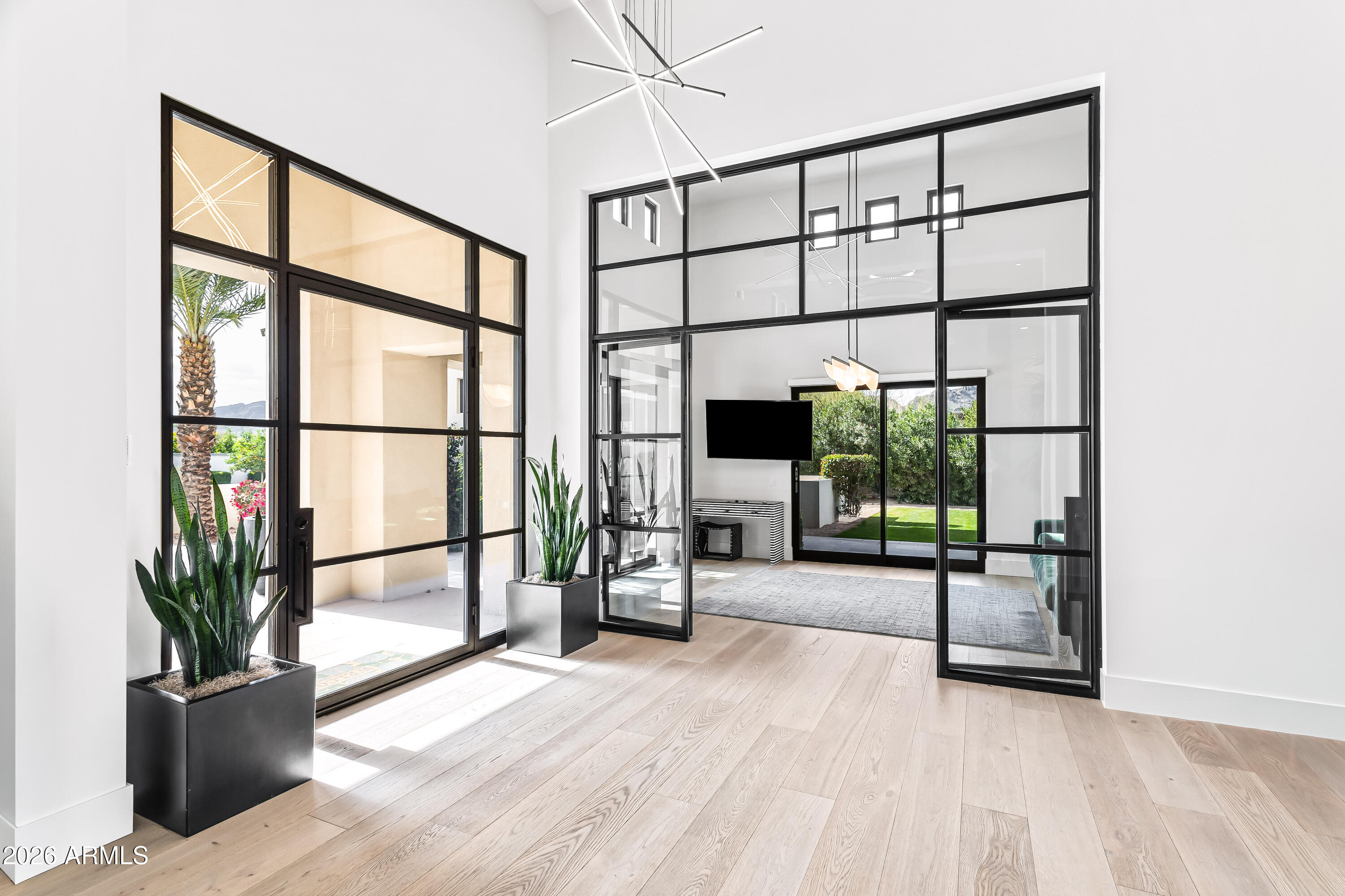 6830 E HUMMINGBIRD Lane