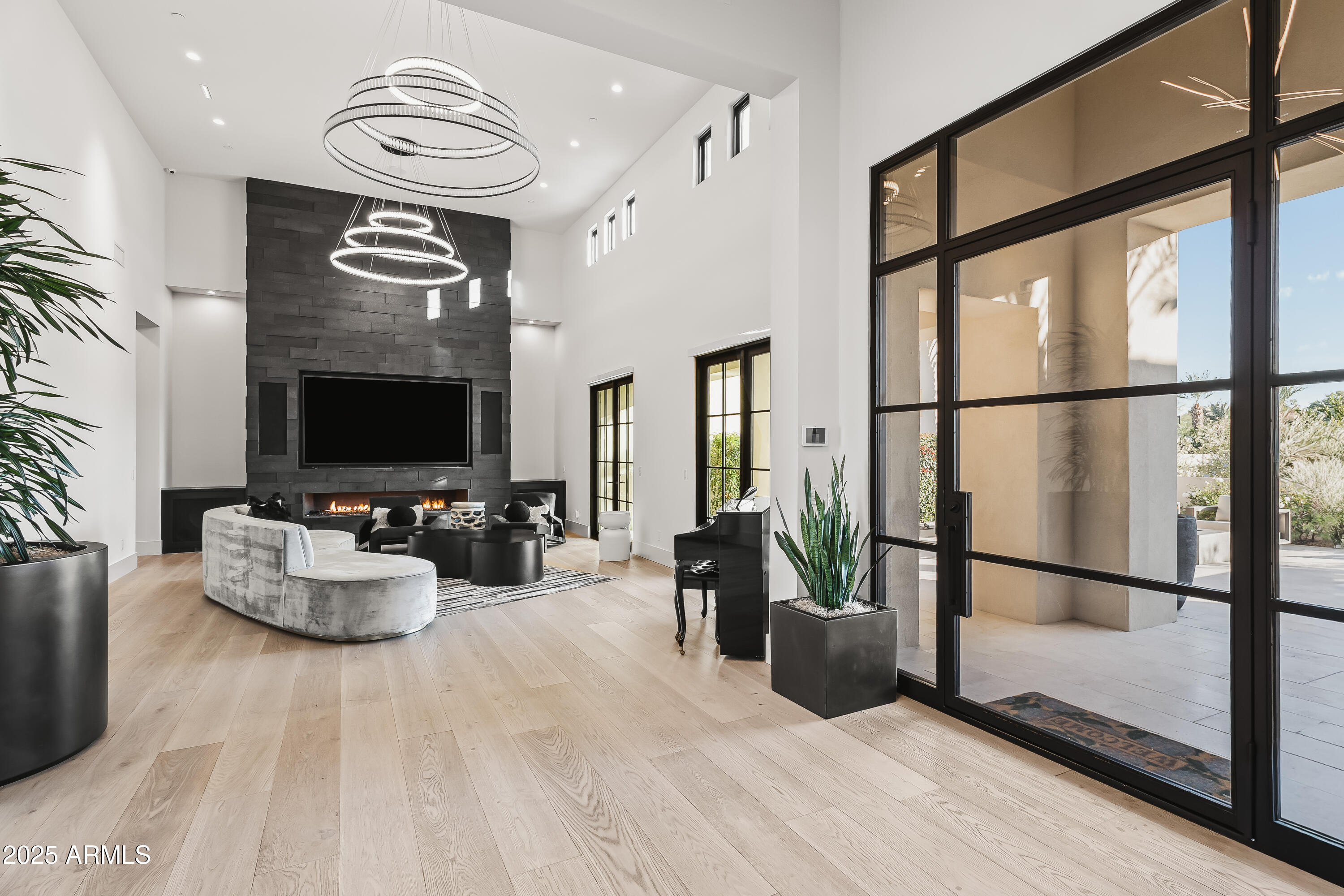 6830 E HUMMINGBIRD Lane