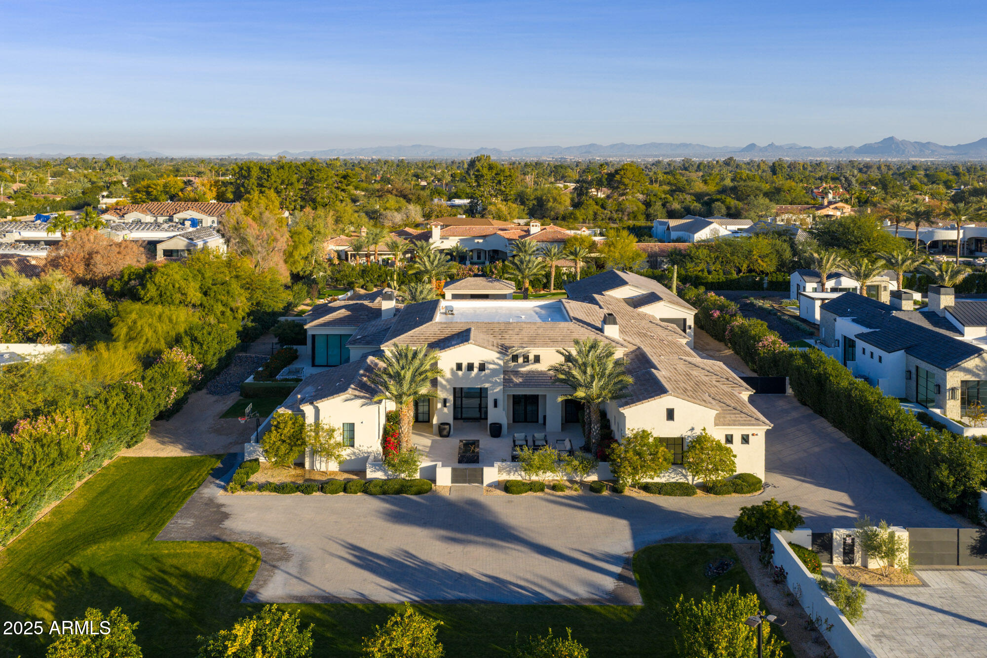 6830 E HUMMINGBIRD Lane